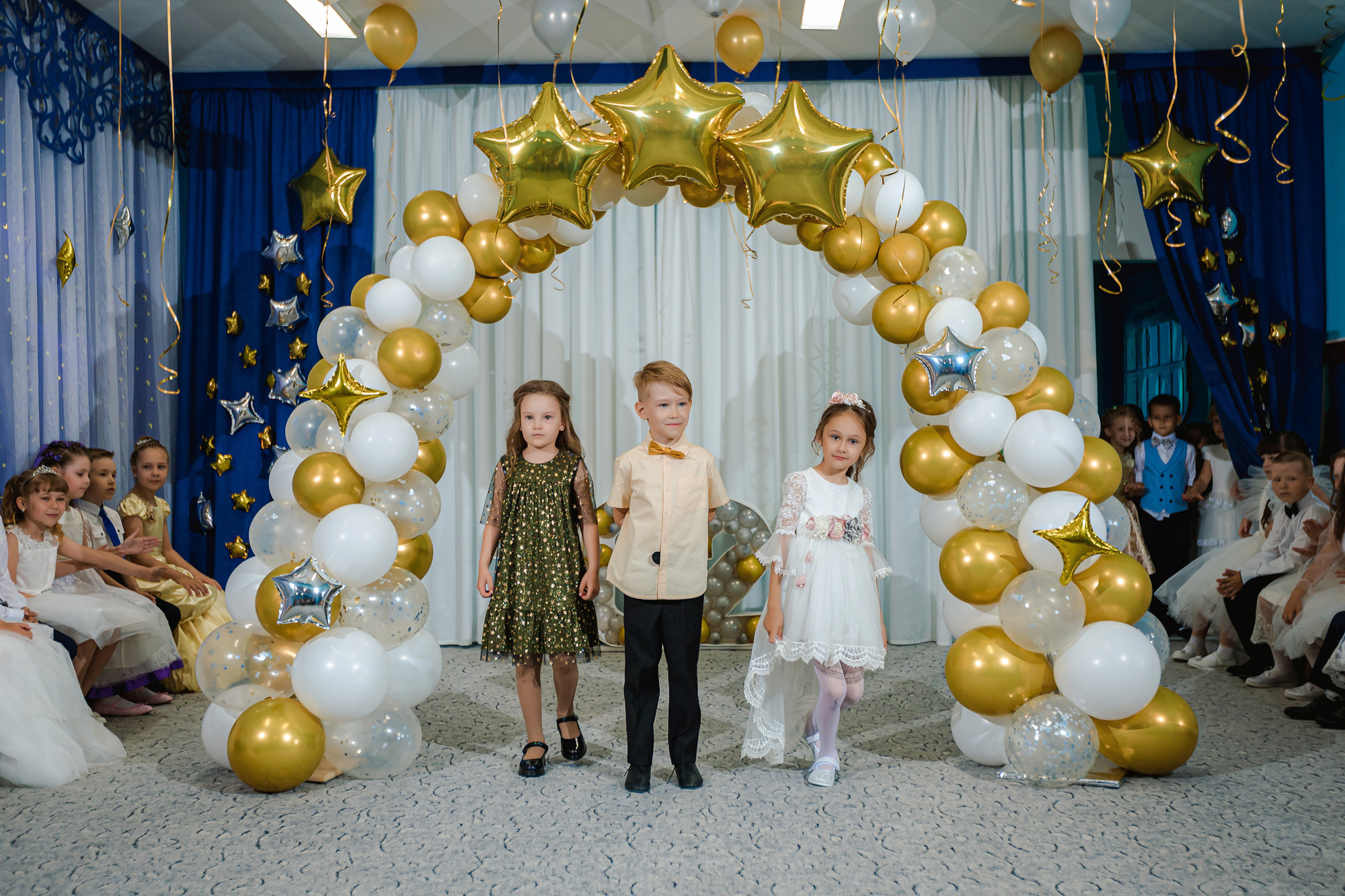 Фотограф на выпускной садик, школа, 1 сентября. Свадебный репортажный и фуд фотограф в Барнауле Гайфулин Виталий