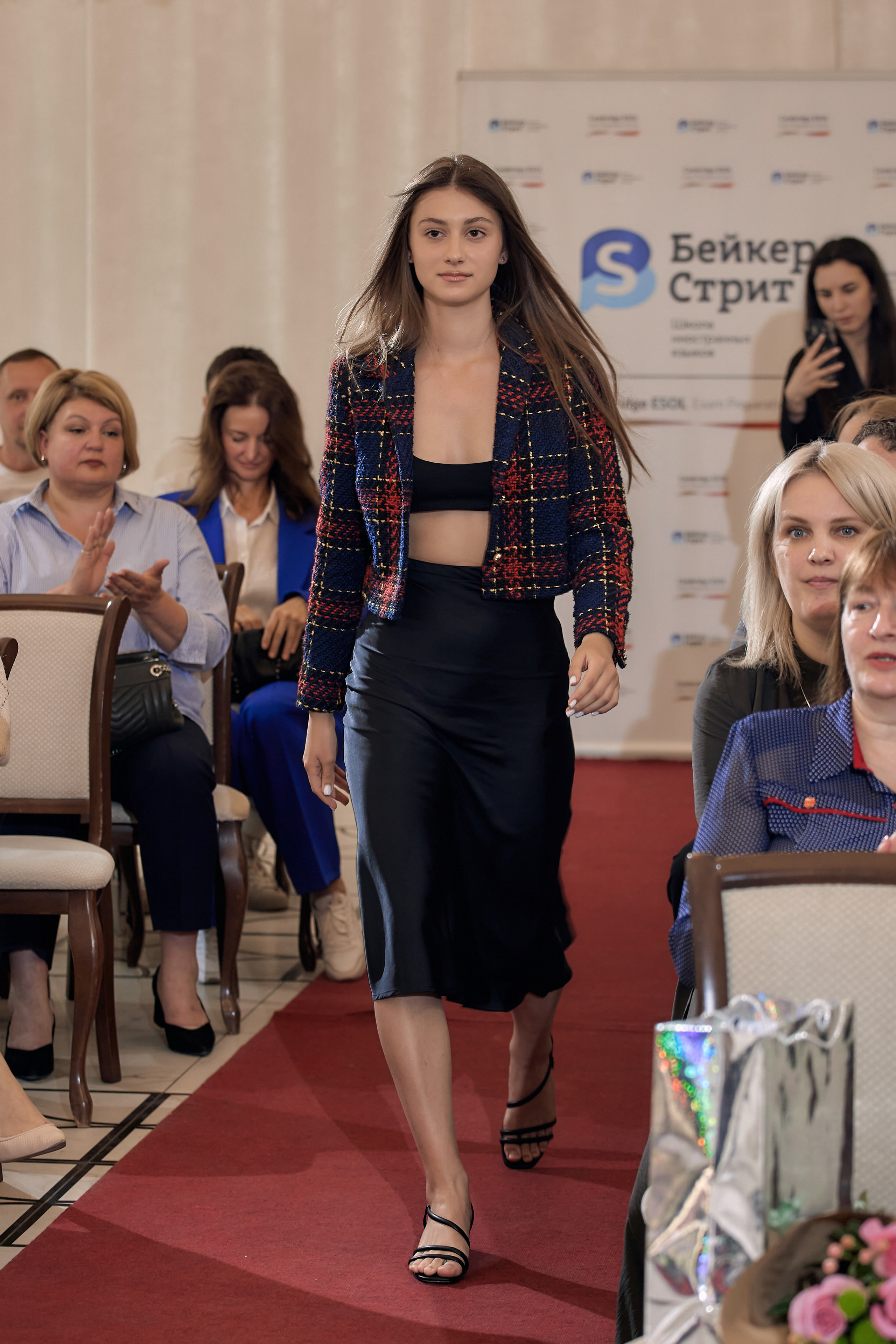 Фотограф на выпускной. Свадебный репортажный и фуд фотограф в Барнауле Гайфулин Виталий