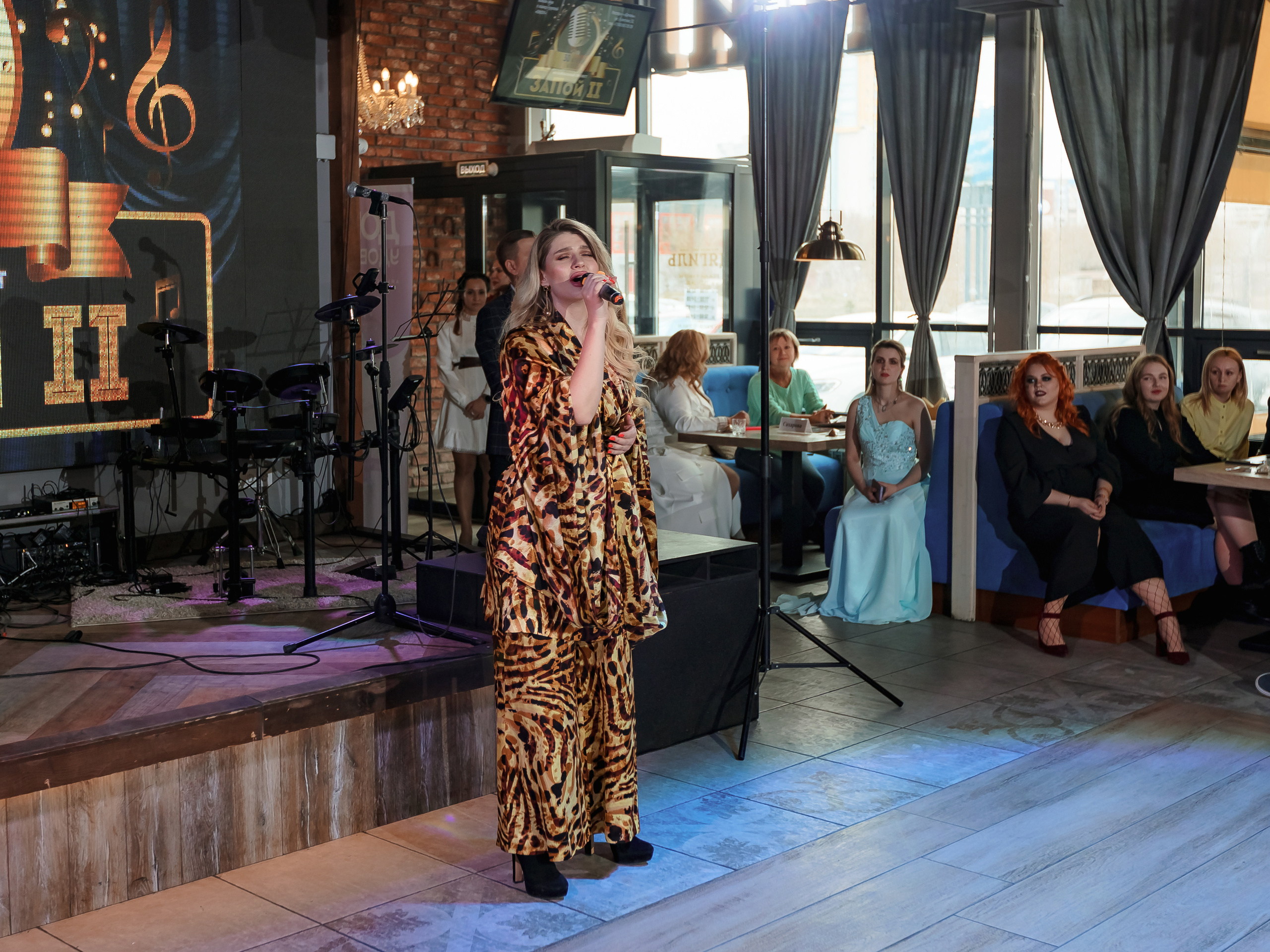 Фотограф на мероприятие. Свадебный репортажный и фуд фотограф в Барнауле Гайфулин Виталий