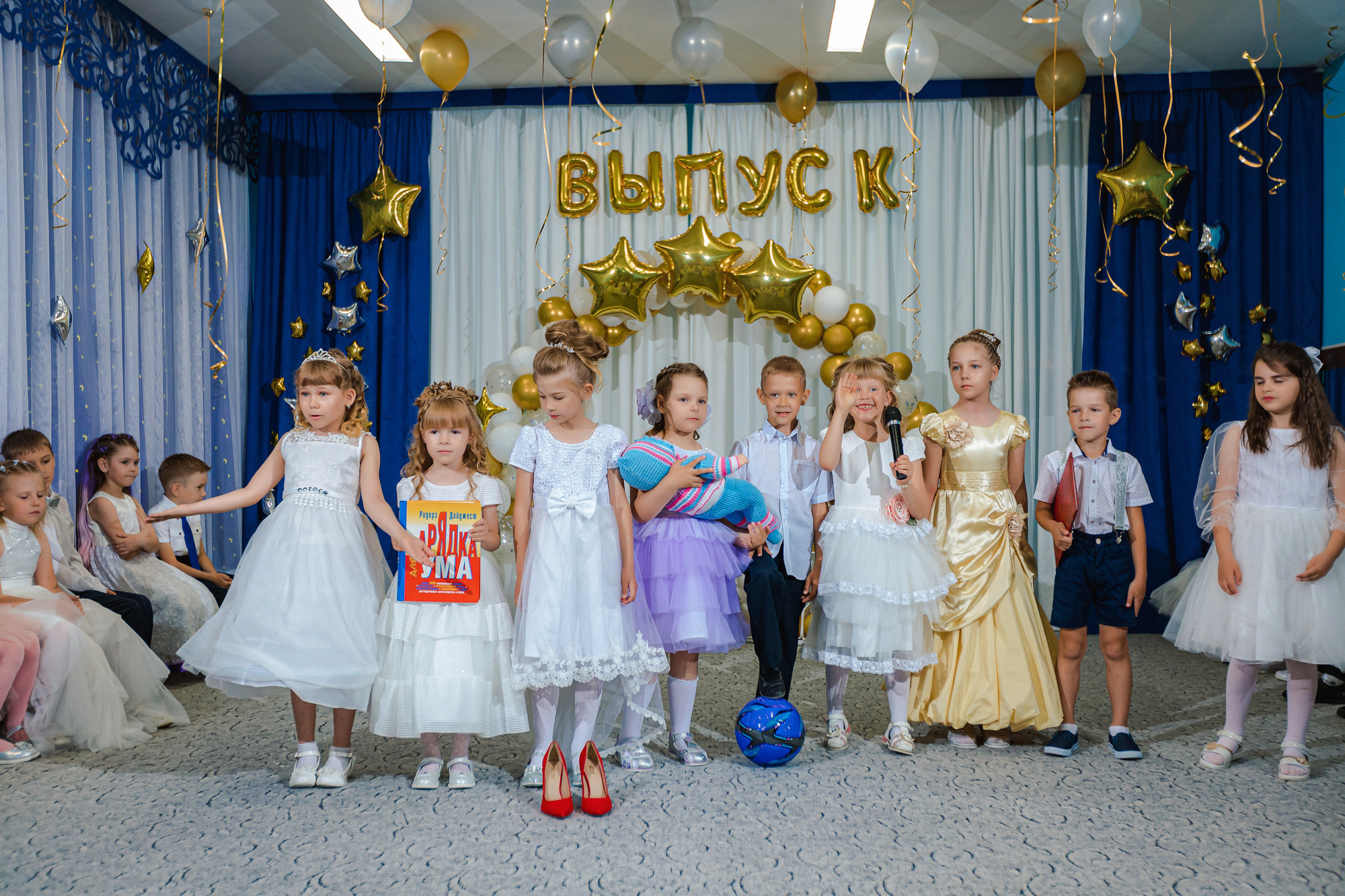 Фотограф на выпускной садик, школа, 1 сентября. Свадебный репортажный и фуд фотограф в Барнауле Гайфулин Виталий