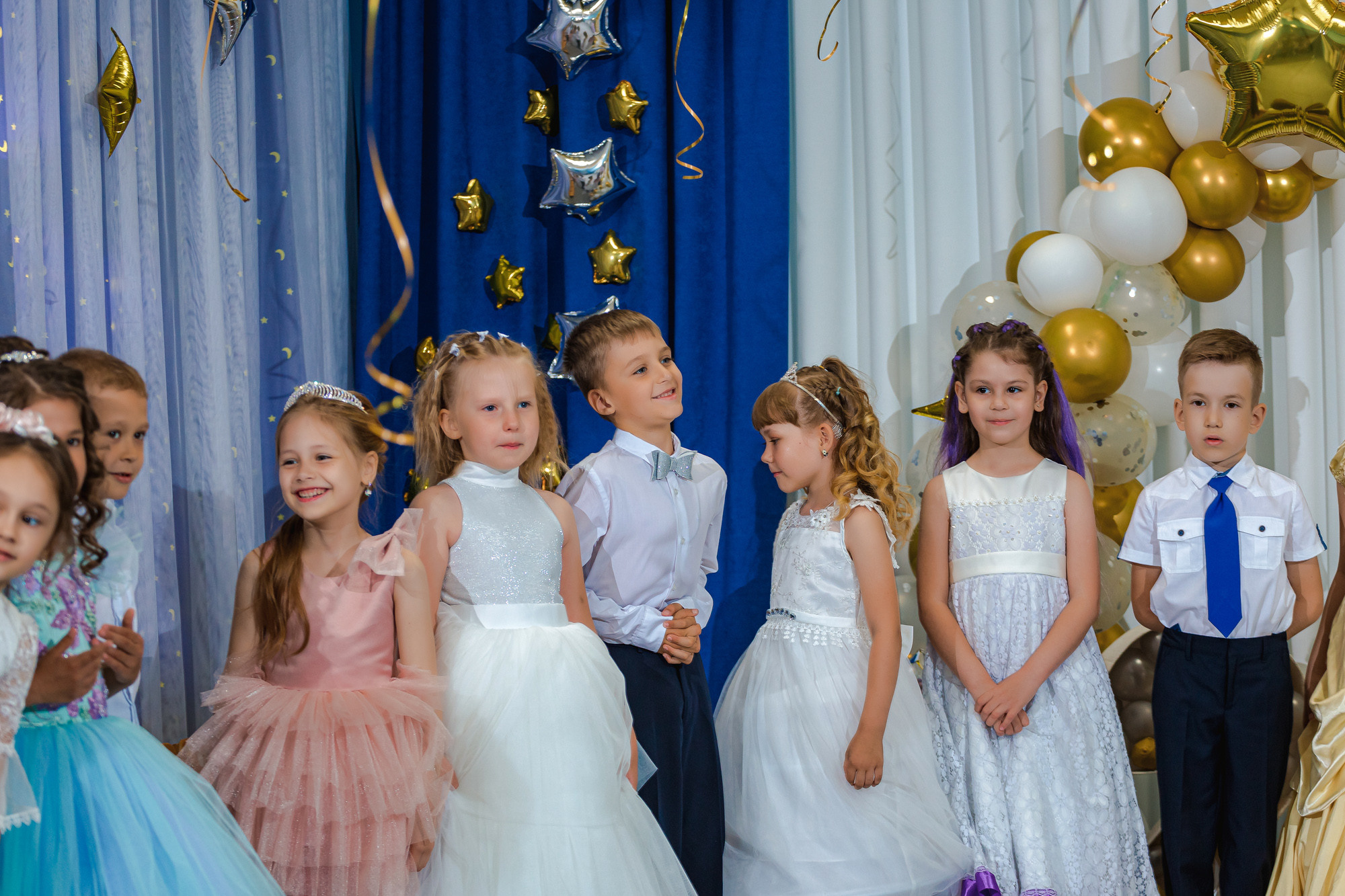 Фотограф на выпускной садик, школа, 1 сентября. Свадебный репортажный и фуд фотограф в Барнауле Гайфулин Виталий