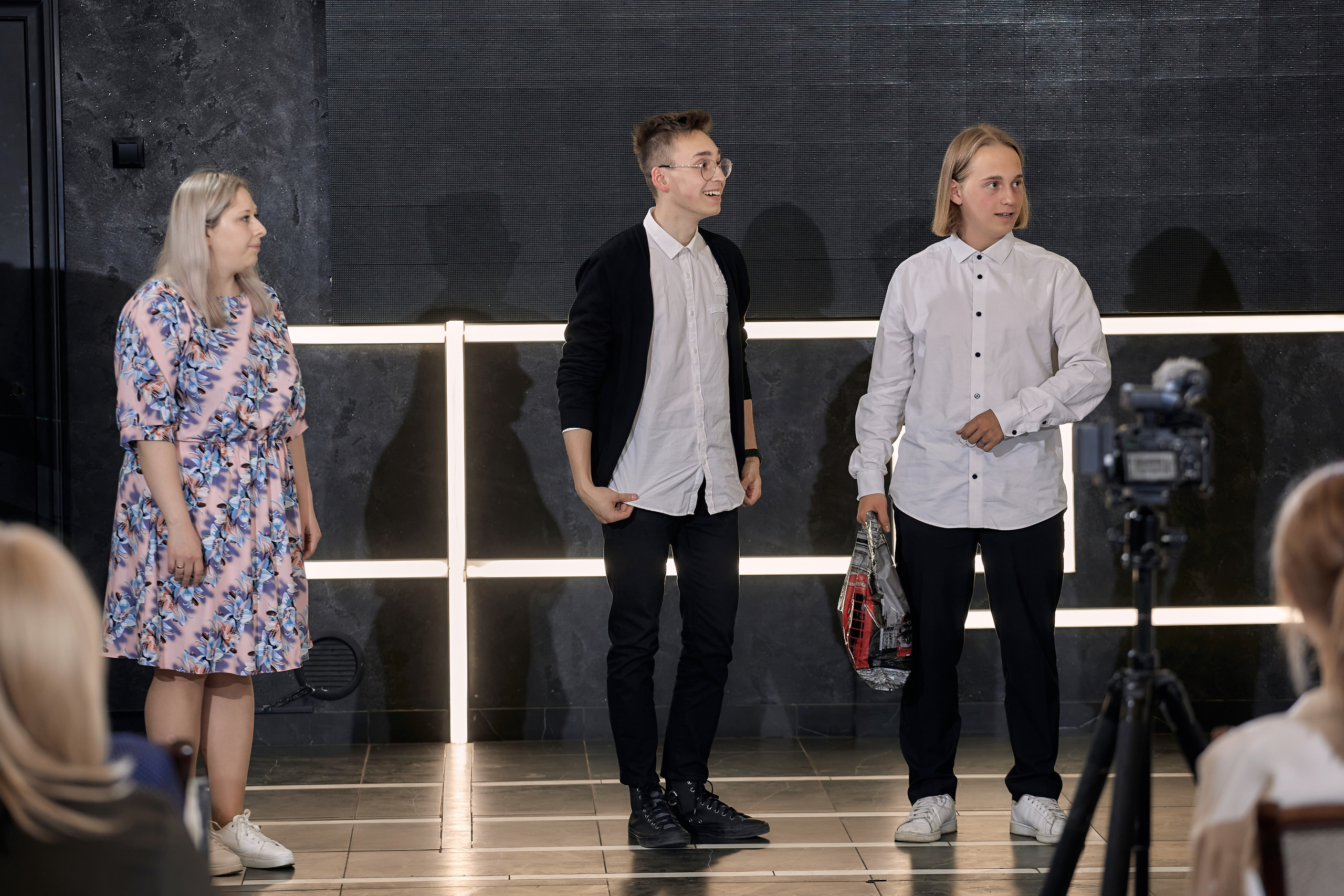 Фотограф на выпускной. Свадебный репортажный и фуд фотограф в Барнауле Гайфулин Виталий