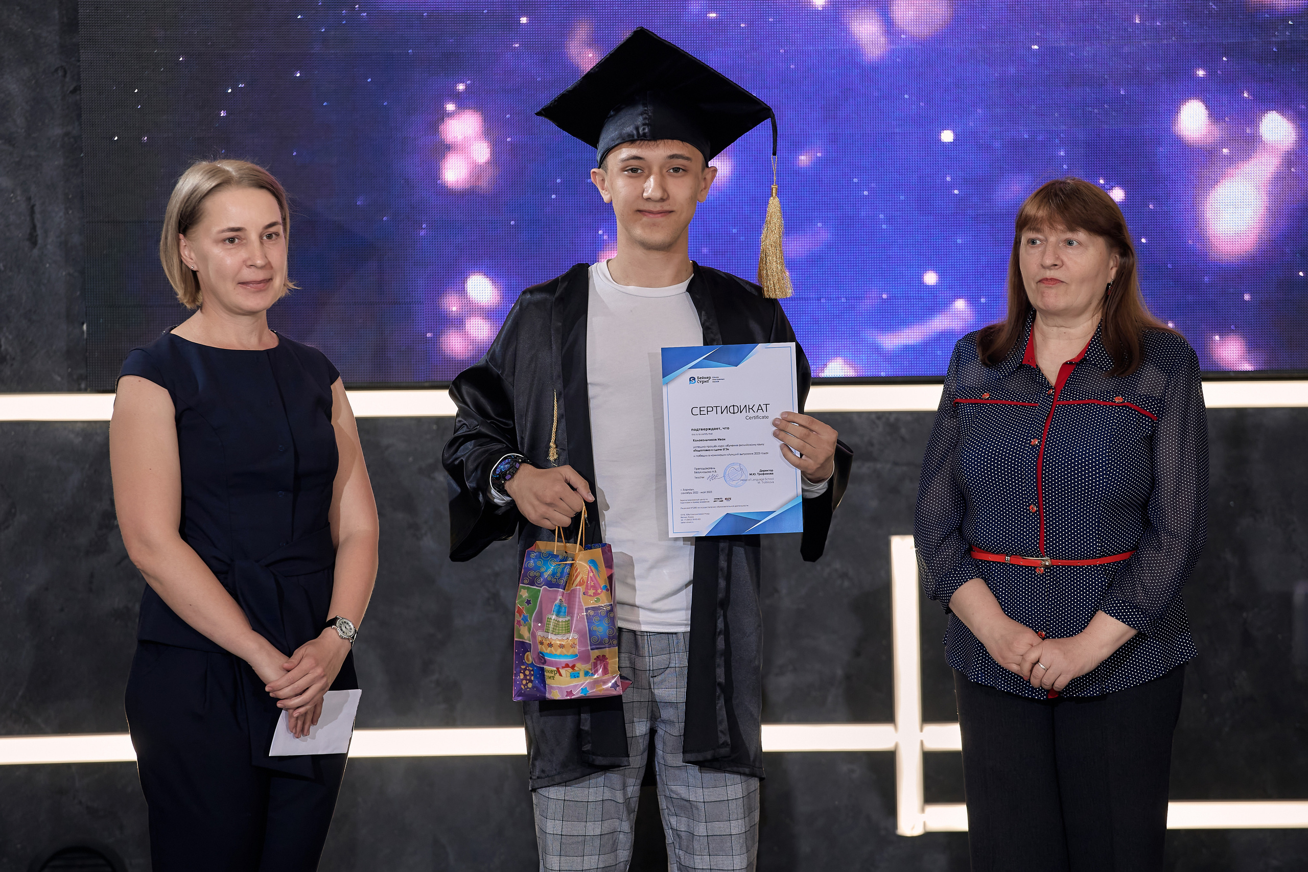 Фотограф на выпускной. Свадебный репортажный и фуд фотограф в Барнауле Гайфулин Виталий