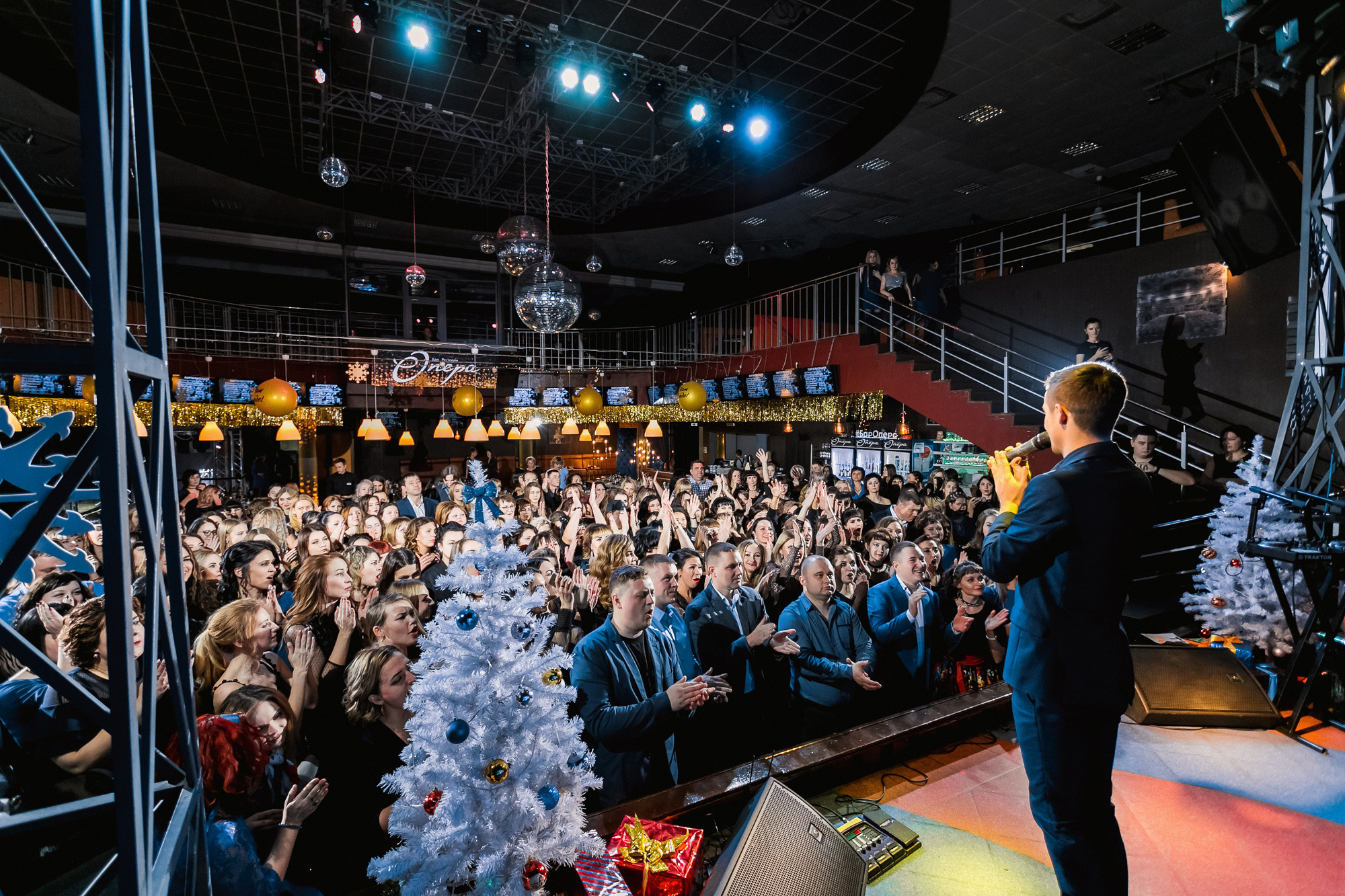 Новогодний корпоратив 300+чел СовкомБанк. Свадебный репортажный и фуд фотограф в Барнауле Гайфулин Виталий