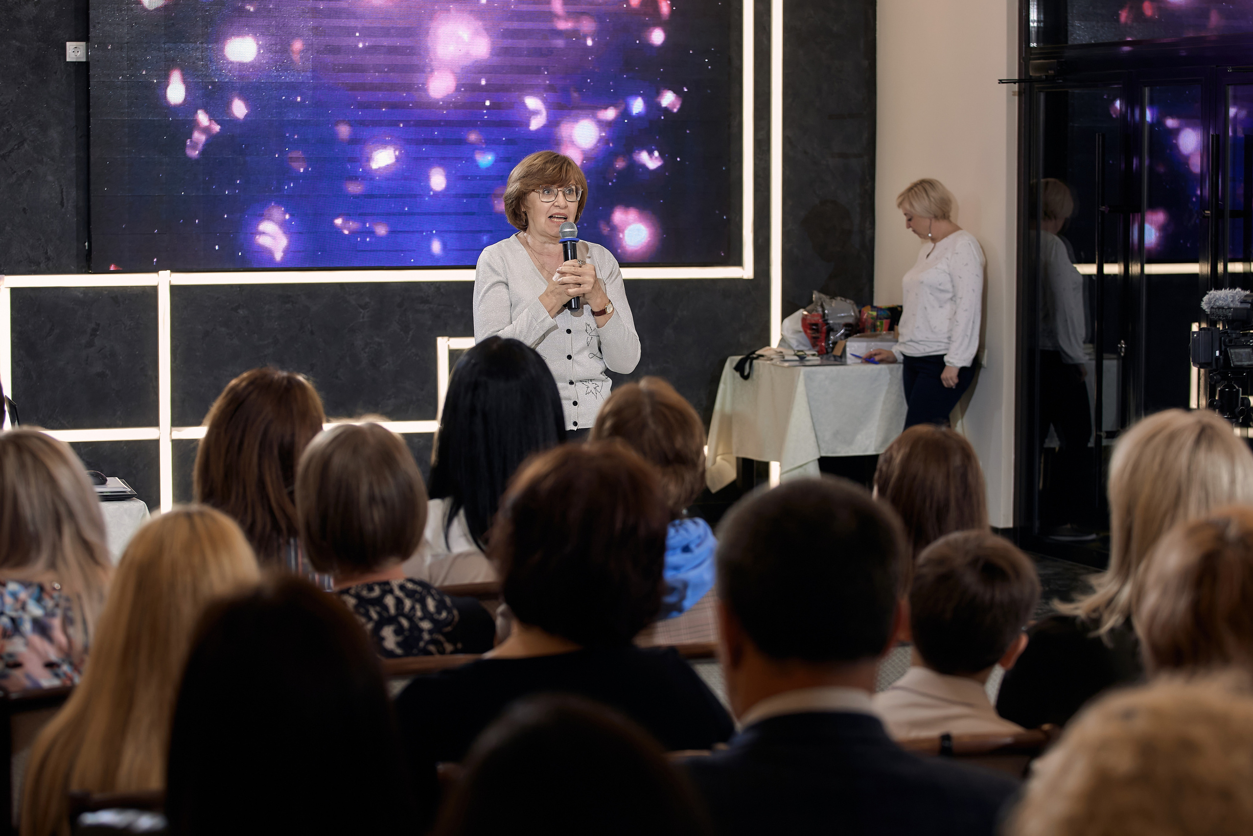 Фотограф на выпускной. Свадебный репортажный и фуд фотограф в Барнауле Гайфулин Виталий