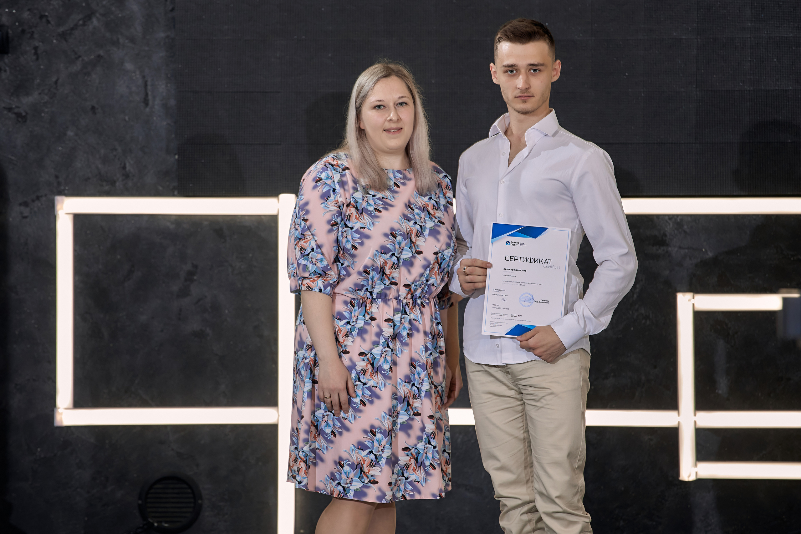 Фотограф на выпускной. Свадебный репортажный и фуд фотограф в Барнауле Гайфулин Виталий