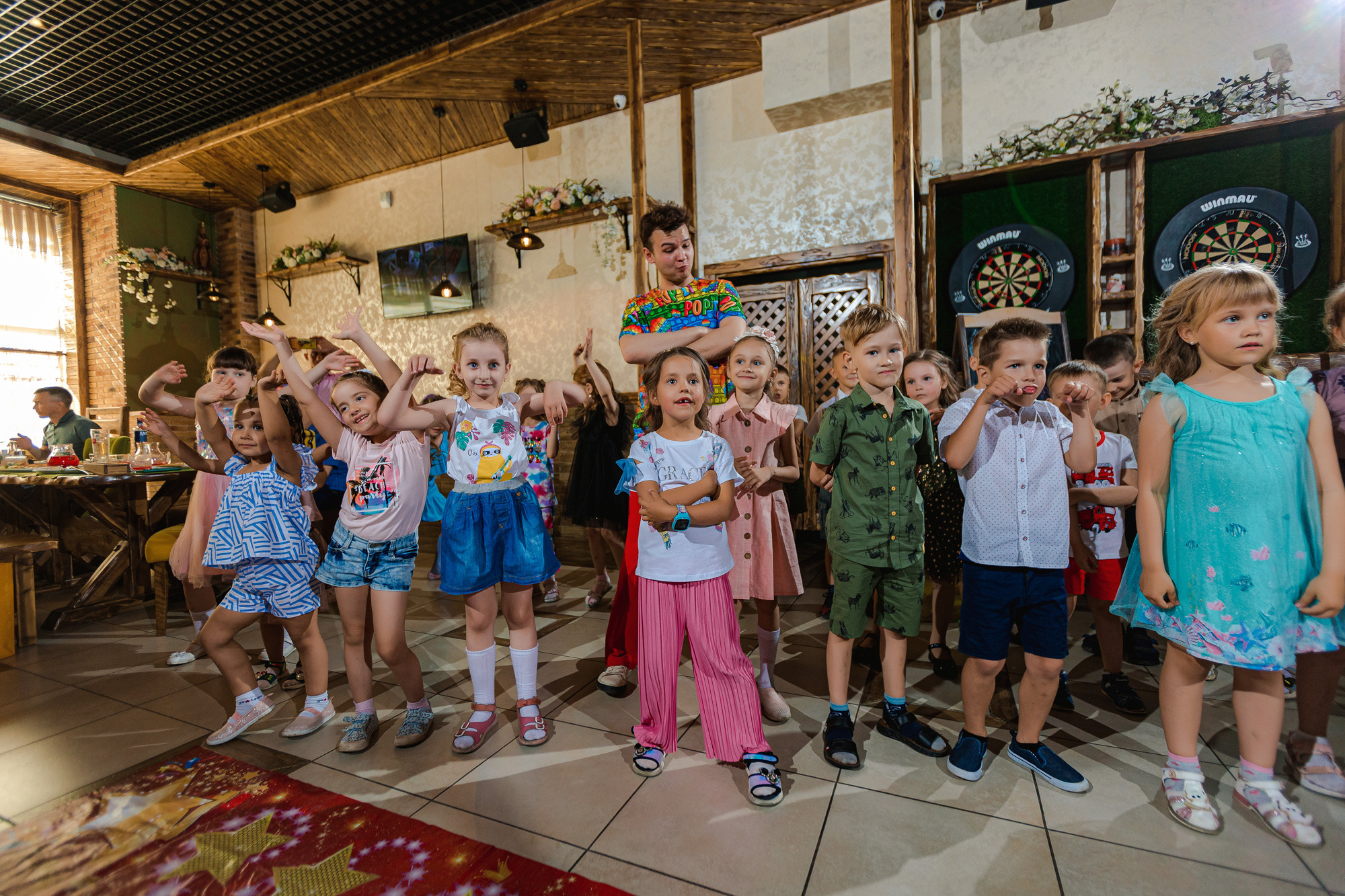 Фотограф на выпускной садик, школа, 1 сентября. Свадебный репортажный и фуд фотограф в Барнауле Гайфулин Виталий