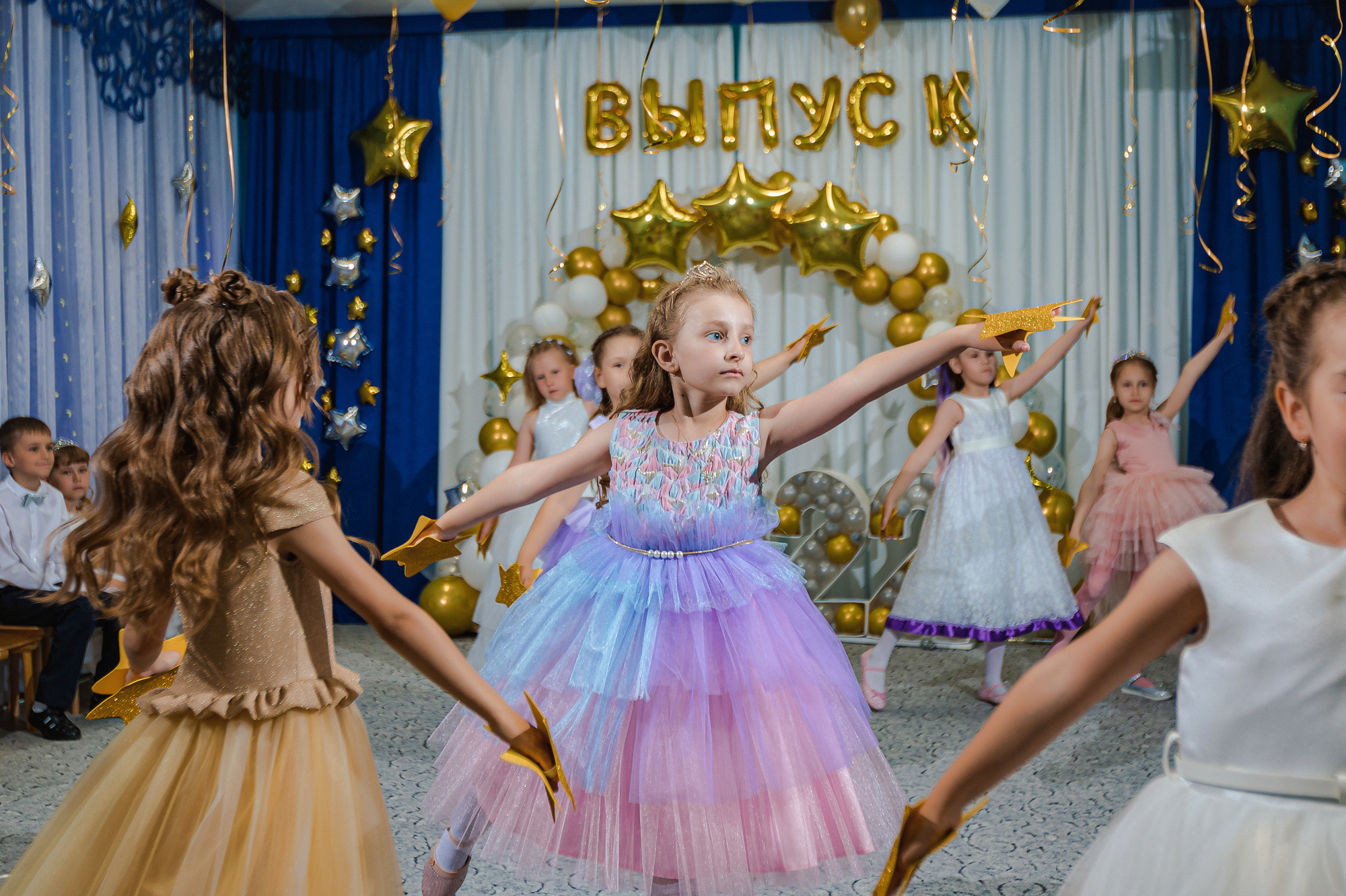 Фотограф на выпускной садик, школа, 1 сентября. Свадебный репортажный и фуд фотограф в Барнауле Гайфулин Виталий