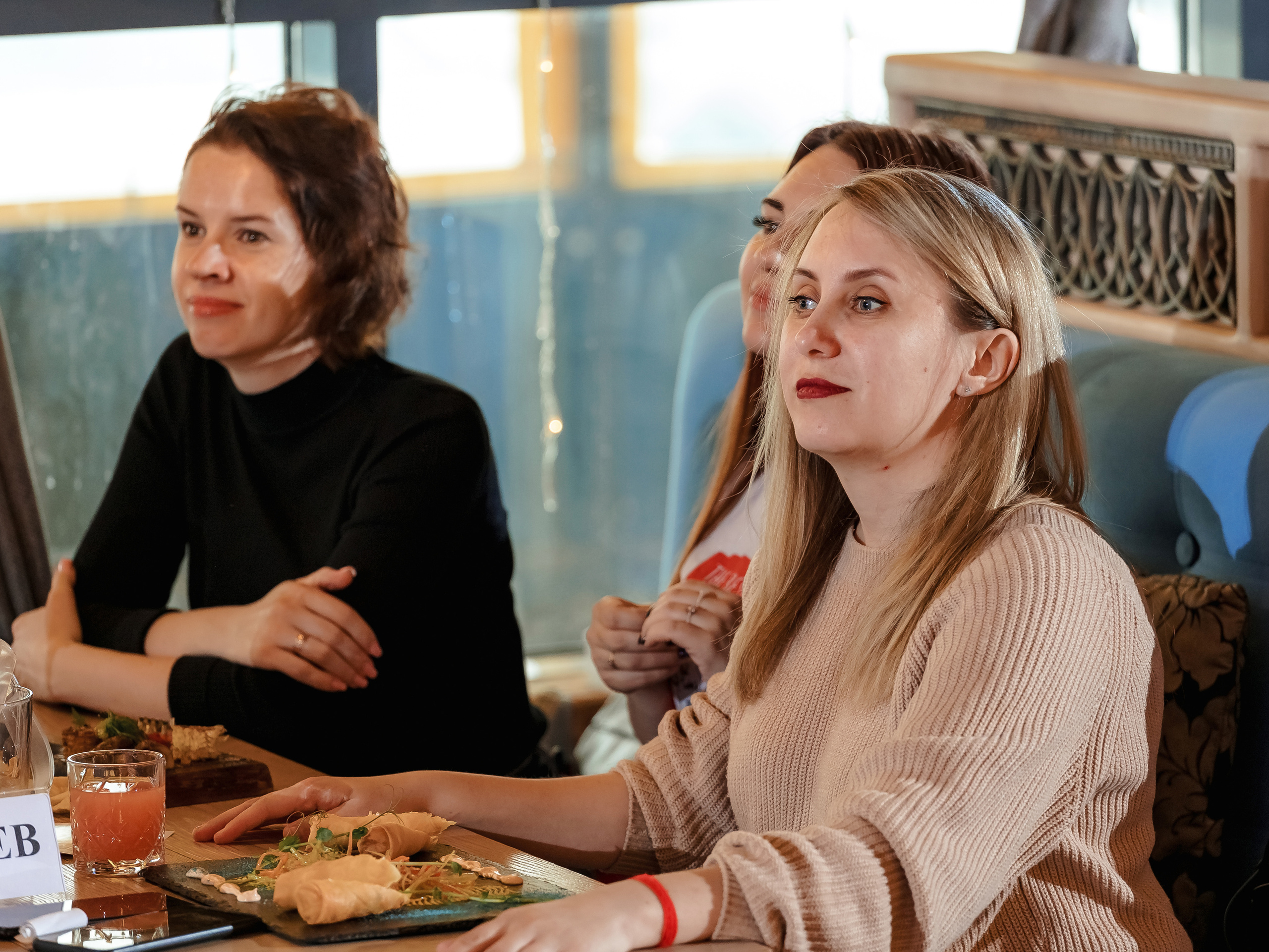 Фотограф на мероприятие. Свадебный репортажный и фуд фотограф в Барнауле Гайфулин Виталий