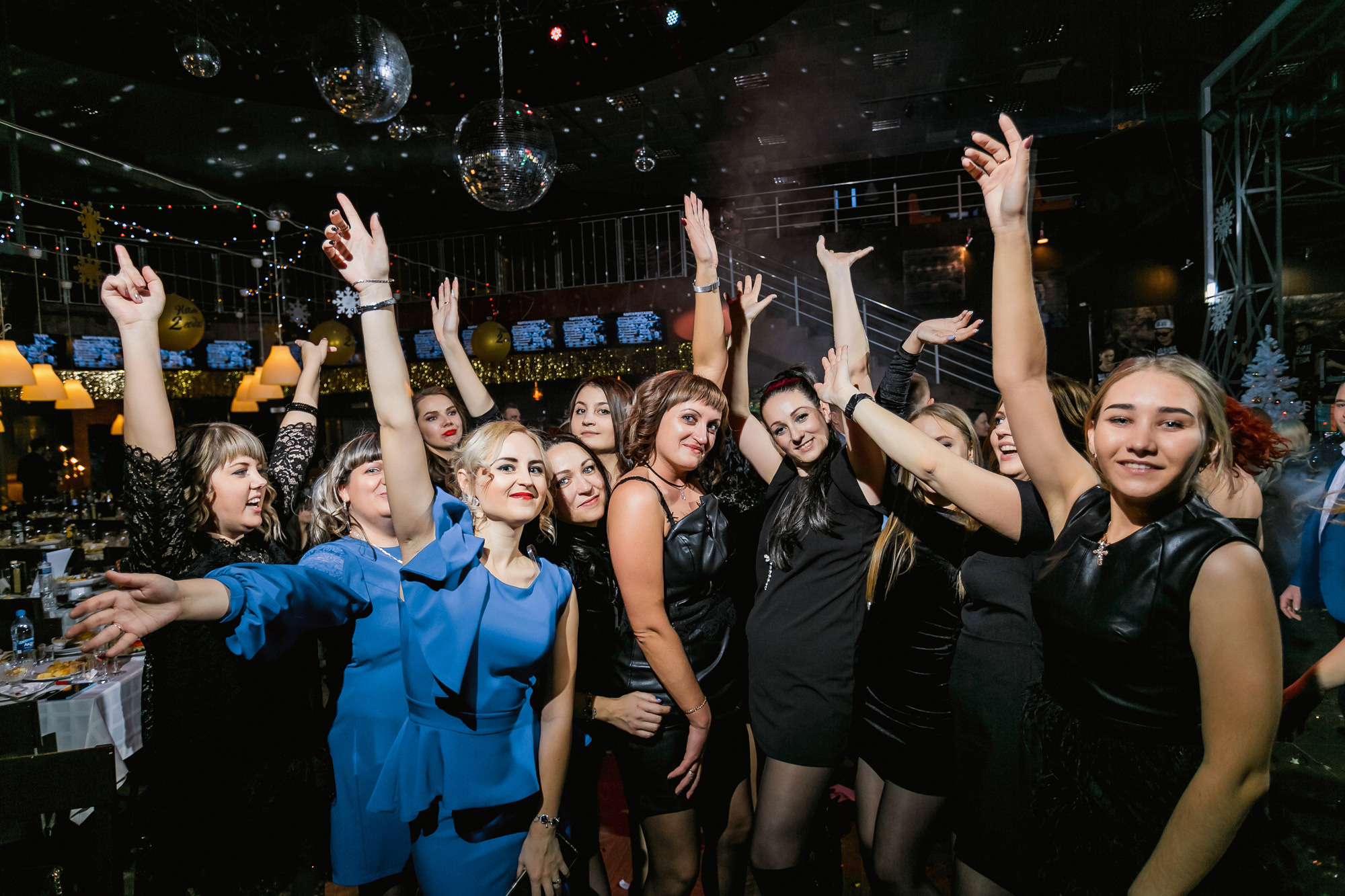 Новогодний корпоратив 300+чел СовкомБанк. Свадебный репортажный и фуд фотограф в Барнауле Гайфулин Виталий