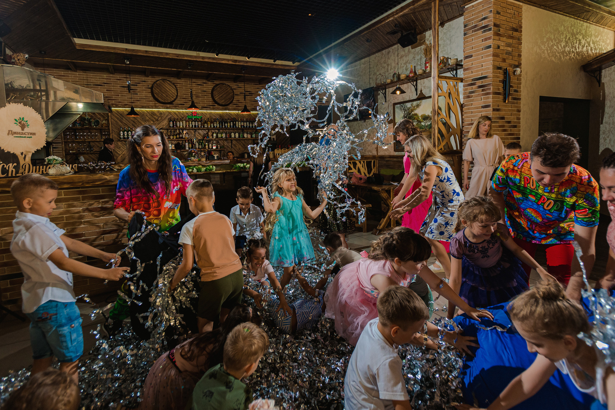 Фотограф на выпускной садик, школа, 1 сентября. Свадебный репортажный и фуд фотограф в Барнауле Гайфулин Виталий