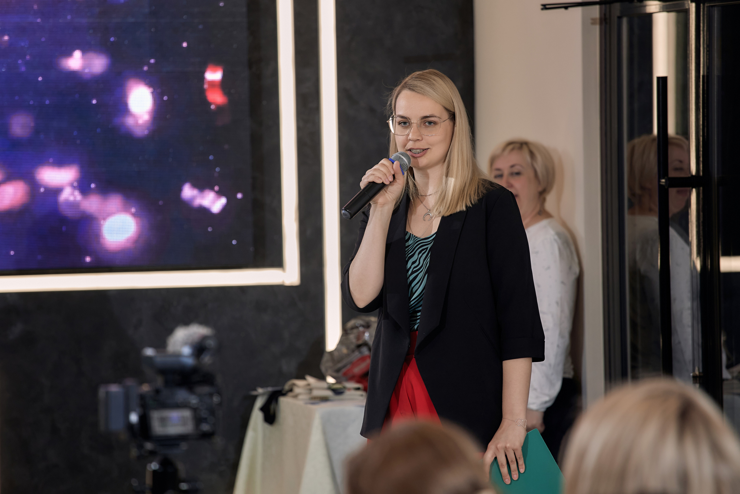 Фотограф на выпускной. Свадебный репортажный и фуд фотограф в Барнауле Гайфулин Виталий