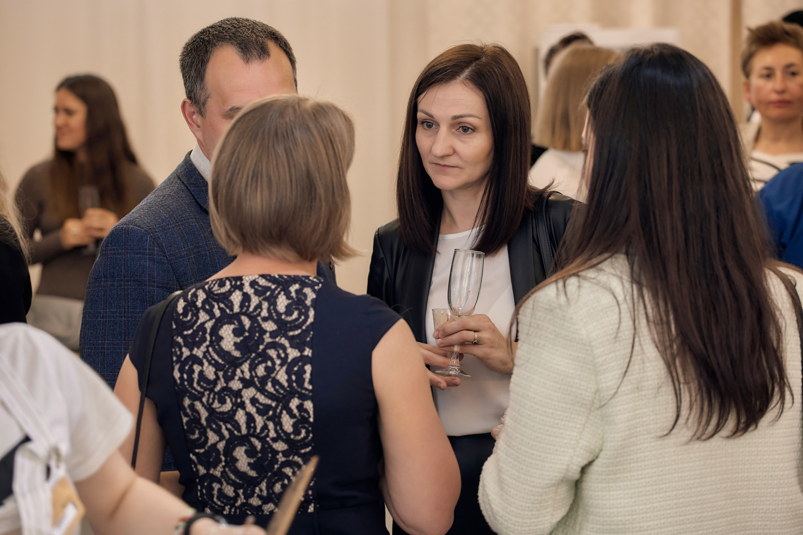 Фотограф на выпускной. Свадебный репортажный и фуд фотограф в Барнауле Гайфулин Виталий