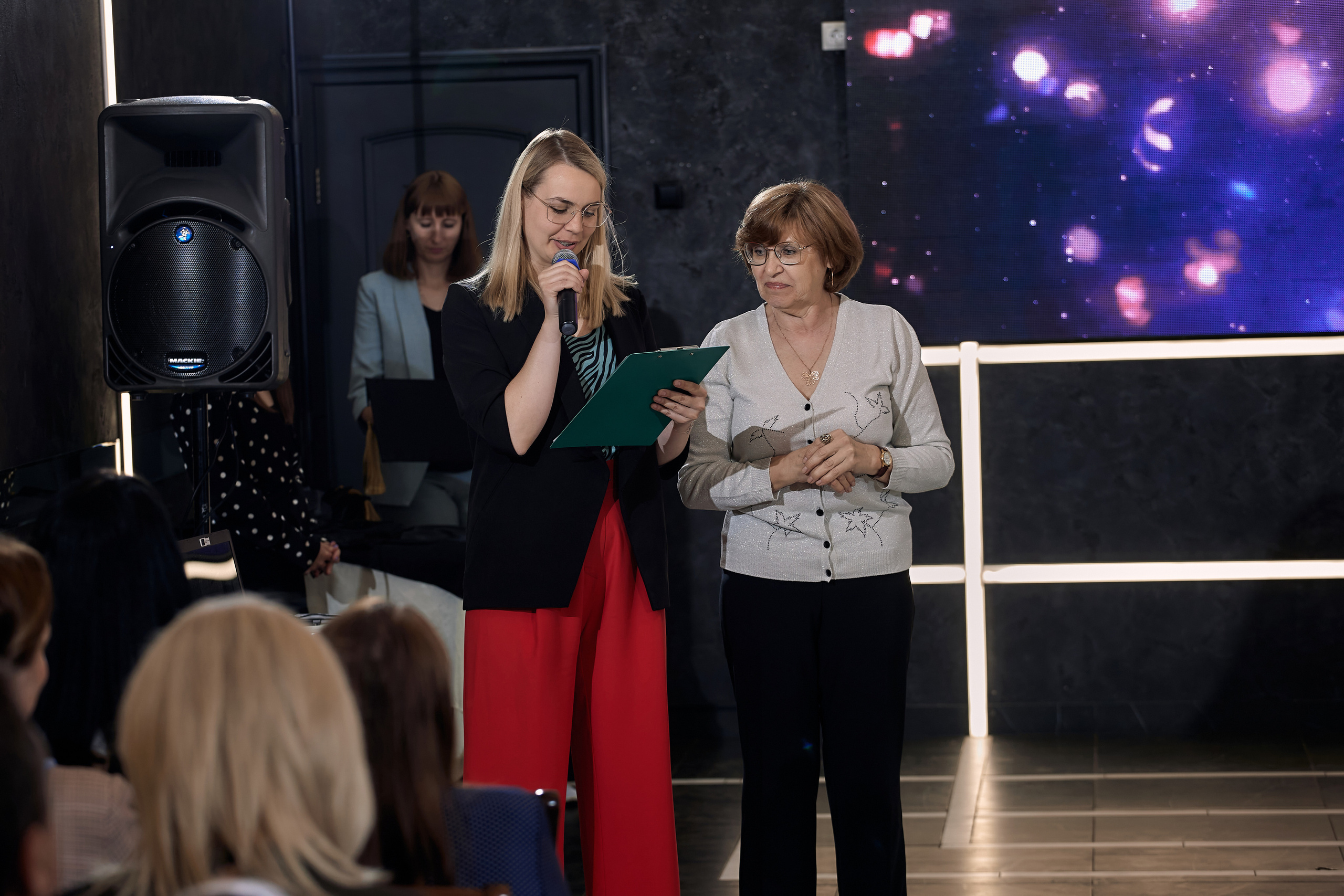 Фотограф на выпускной. Свадебный репортажный и фуд фотограф в Барнауле Гайфулин Виталий