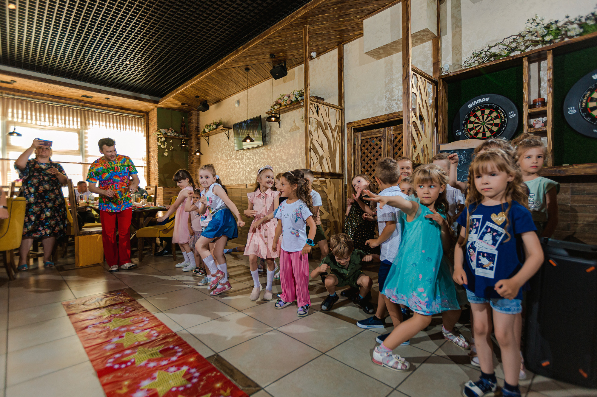 Фотограф на выпускной садик, школа, 1 сентября. Свадебный репортажный и фуд фотограф в Барнауле Гайфулин Виталий