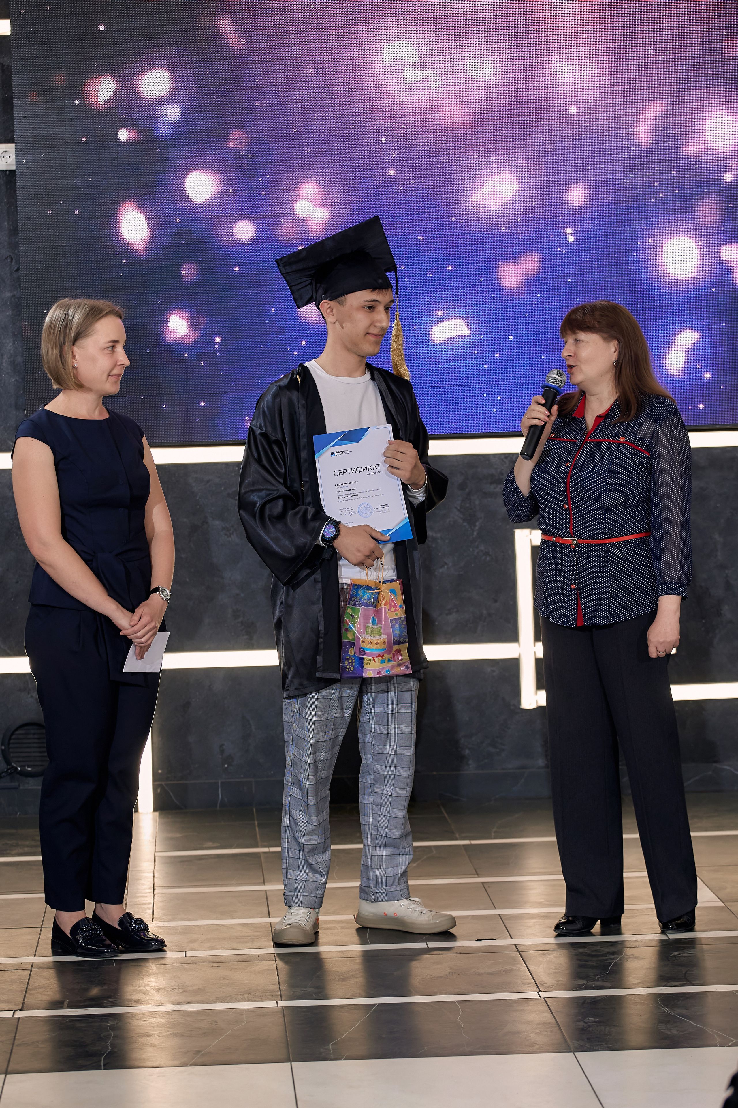 Фотограф на выпускной. Свадебный репортажный и фуд фотограф в Барнауле Гайфулин Виталий