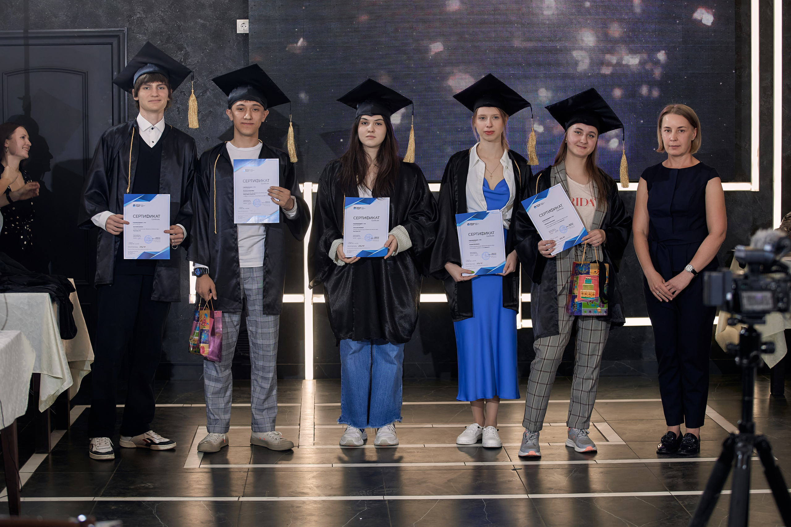 Фотограф на выпускной. Свадебный репортажный и фуд фотограф в Барнауле Гайфулин Виталий