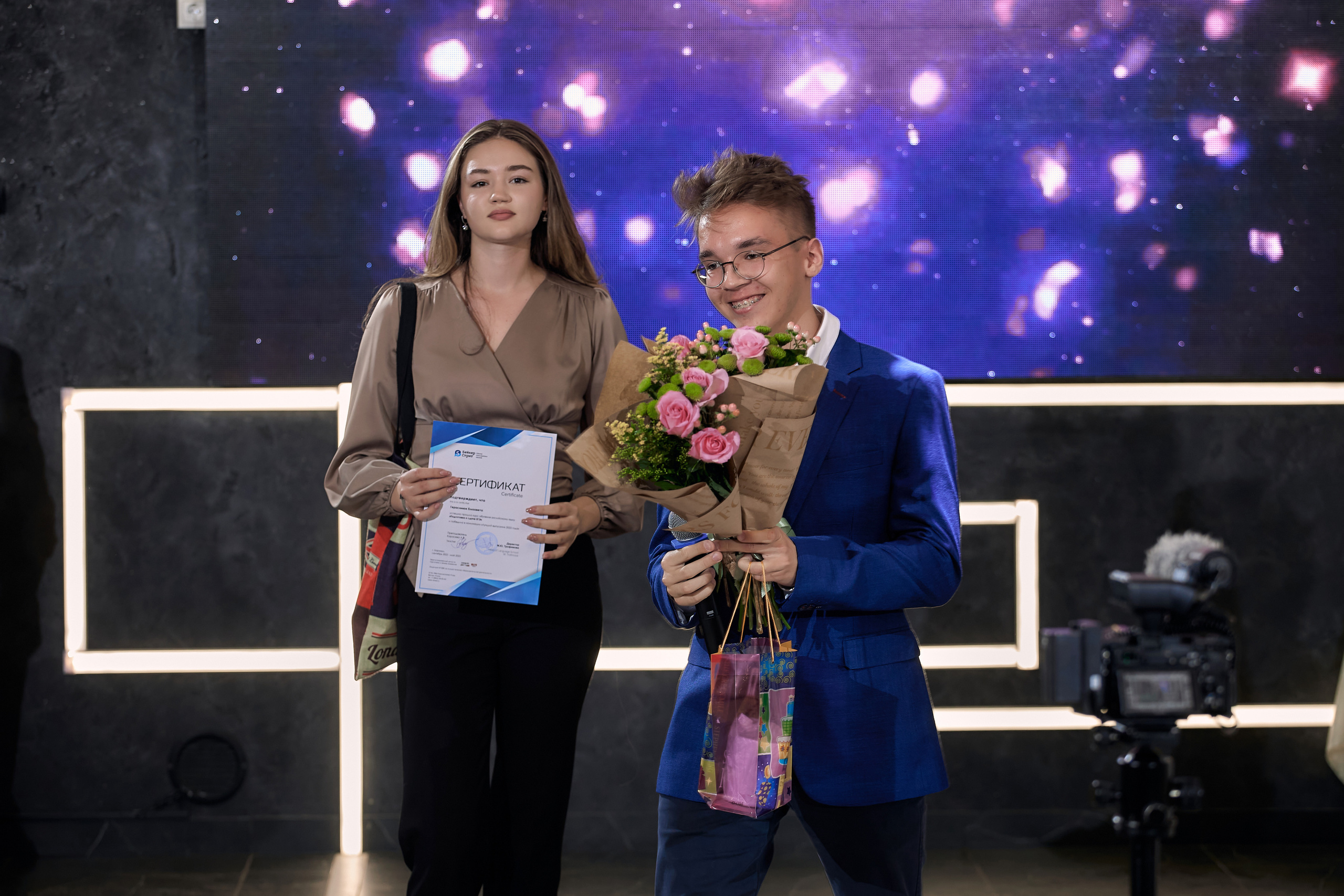 Фотограф на выпускной. Свадебный репортажный и фуд фотограф в Барнауле Гайфулин Виталий