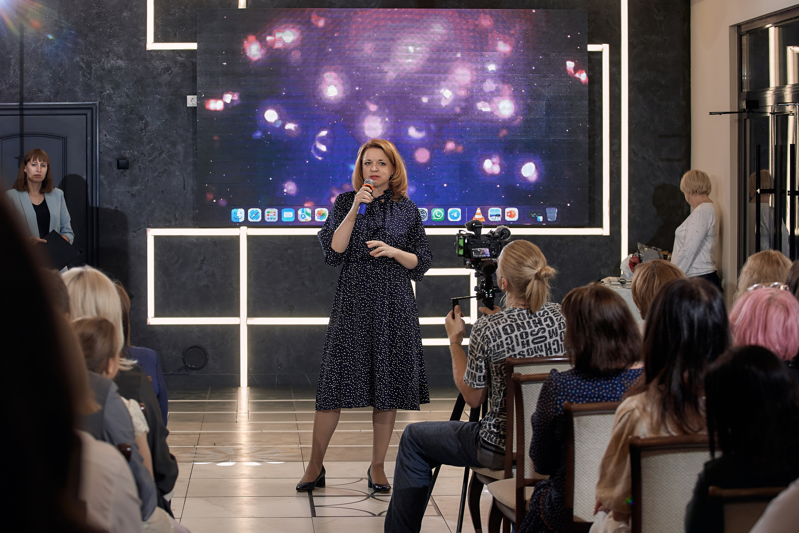 Фотограф на выпускной. Свадебный репортажный и фуд фотограф в Барнауле Гайфулин Виталий