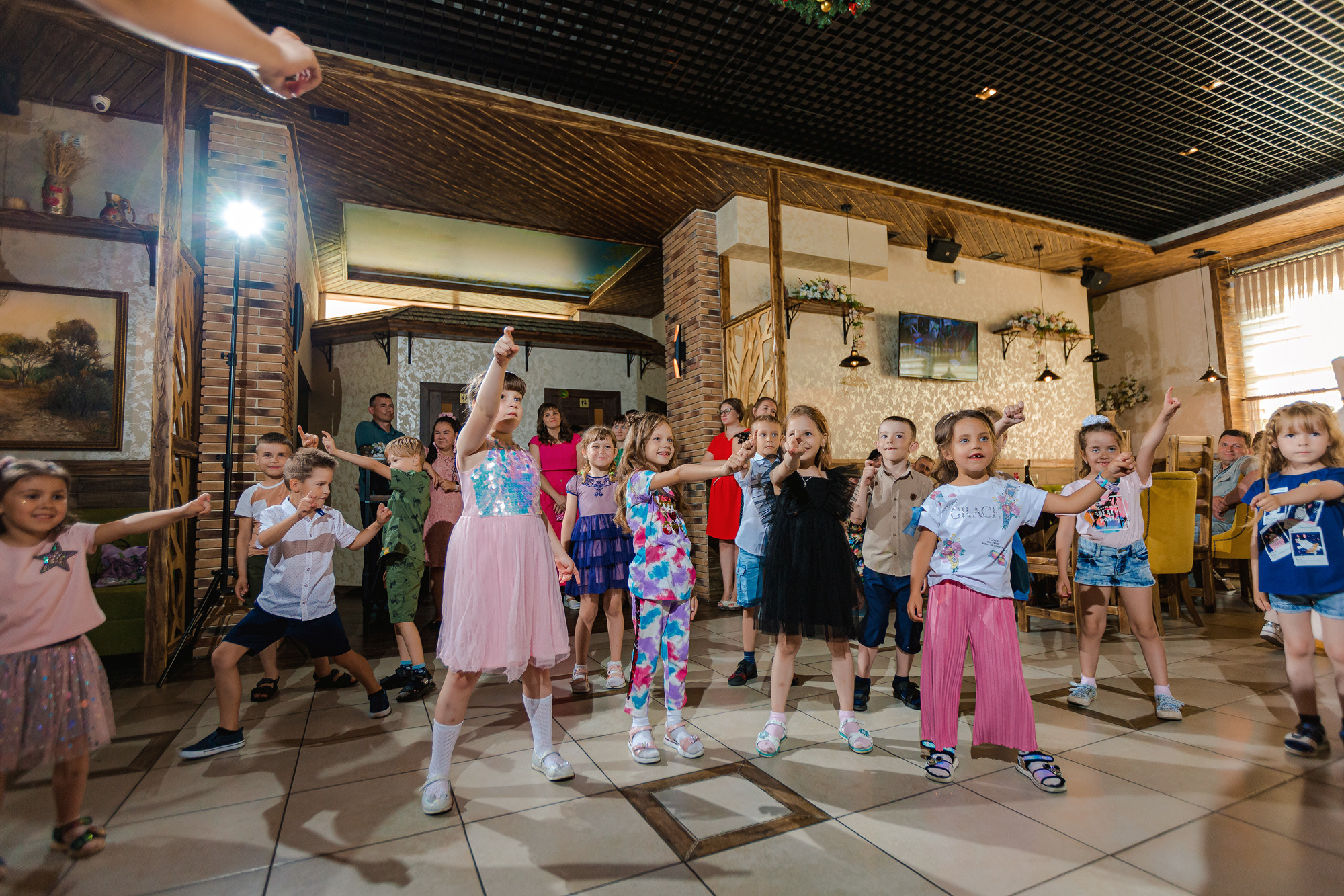 Фотограф на выпускной садик, школа, 1 сентября. Свадебный репортажный и фуд фотограф в Барнауле Гайфулин Виталий