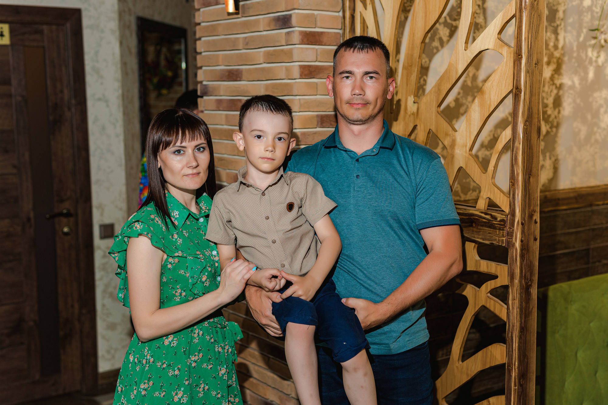 Фотограф на выпускной садик, школа, 1 сентября. Свадебный репортажный и фуд фотограф в Барнауле Гайфулин Виталий