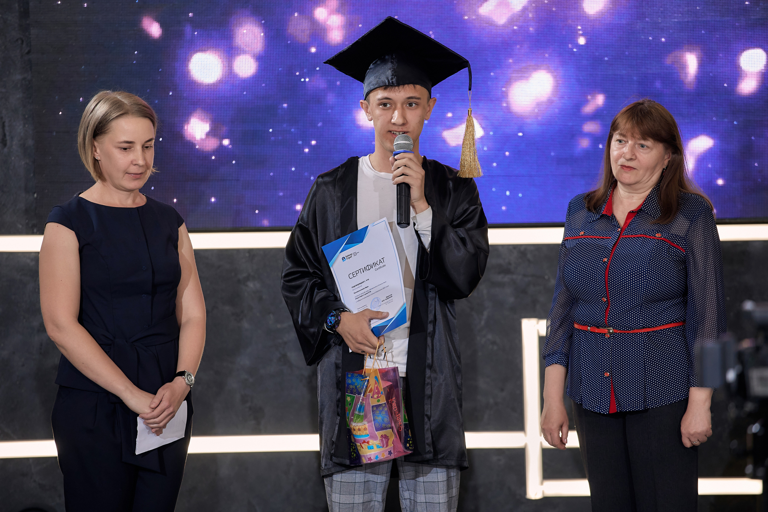 Фотограф на выпускной. Свадебный репортажный и фуд фотограф в Барнауле Гайфулин Виталий