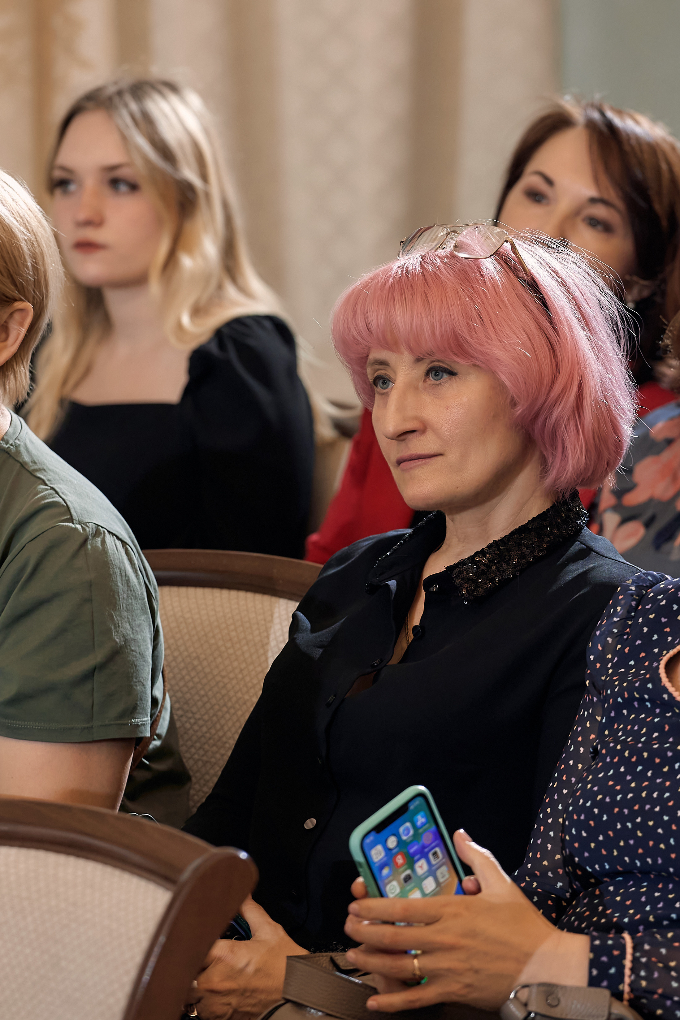 Фотограф на выпускной. Свадебный репортажный и фуд фотограф в Барнауле Гайфулин Виталий