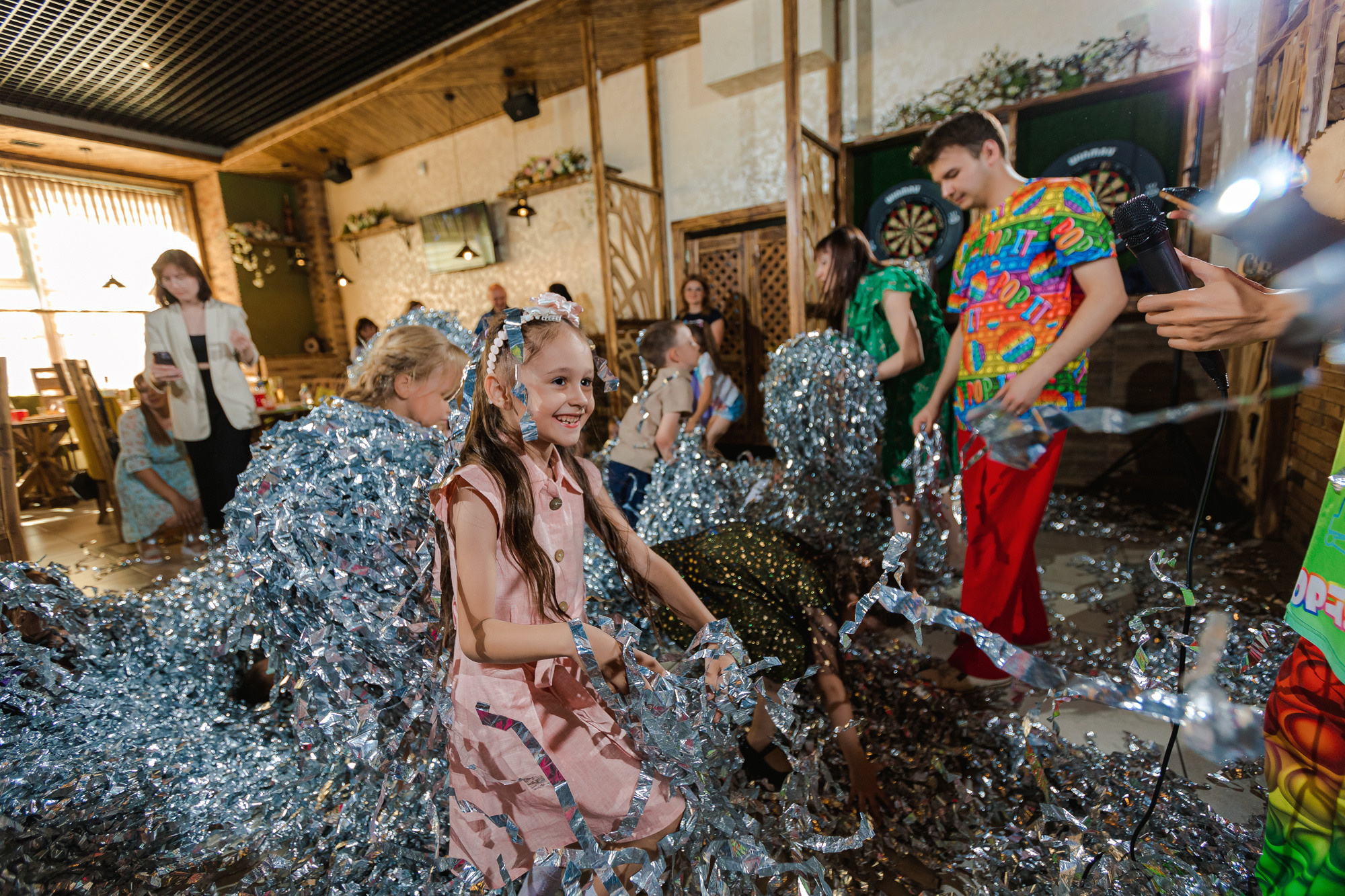 Фотограф на выпускной садик, школа, 1 сентября. Свадебный репортажный и фуд фотограф в Барнауле Гайфулин Виталий