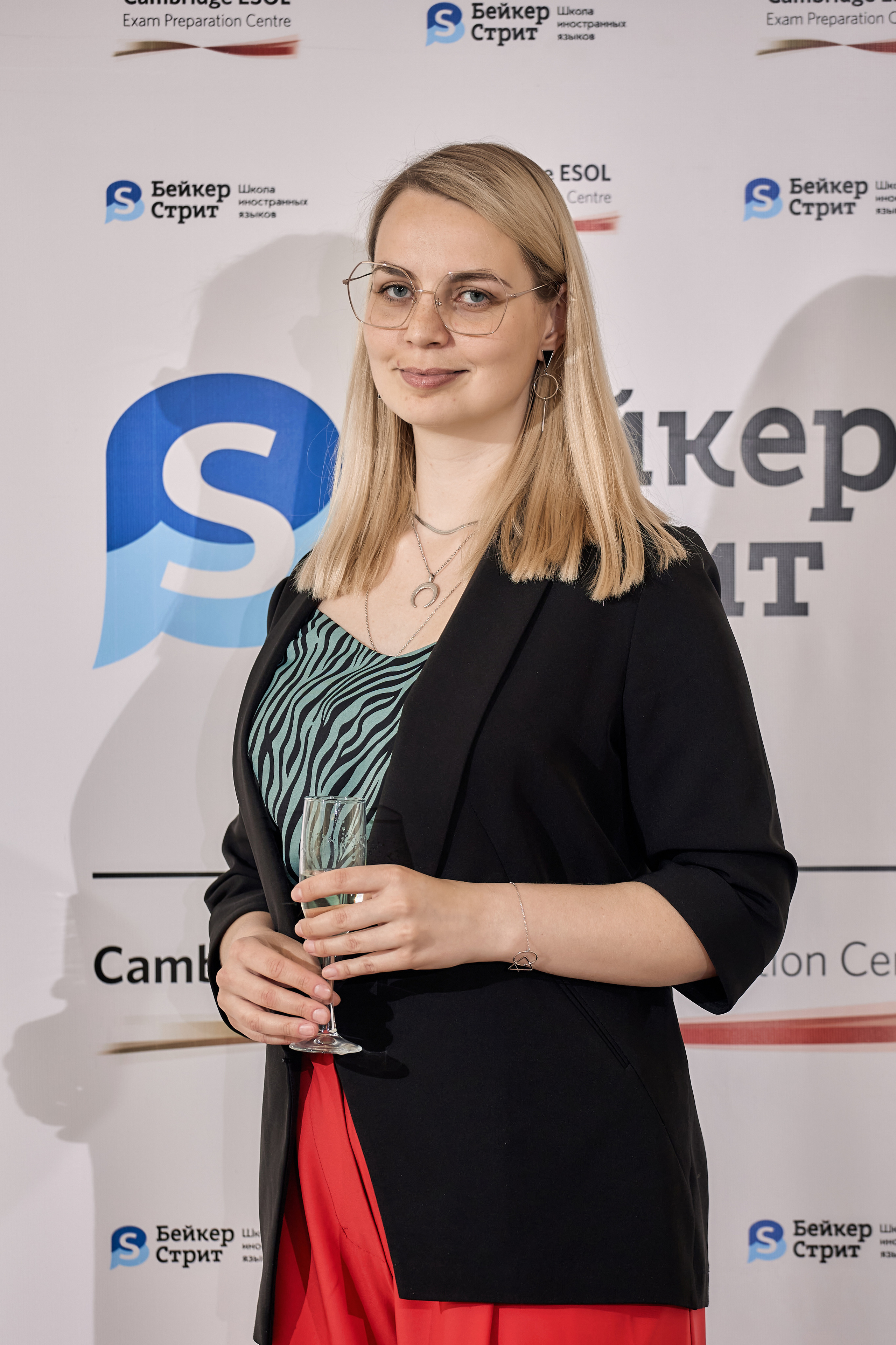 Фотограф на выпускной. Свадебный репортажный и фуд фотограф в Барнауле Гайфулин Виталий