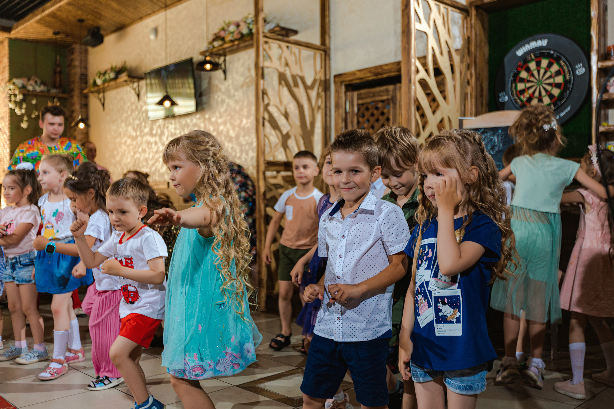 Фотограф на выпускной садик, школа, 1 сентября. Свадебный репортажный и фуд фотограф в Барнауле Гайфулин Виталий