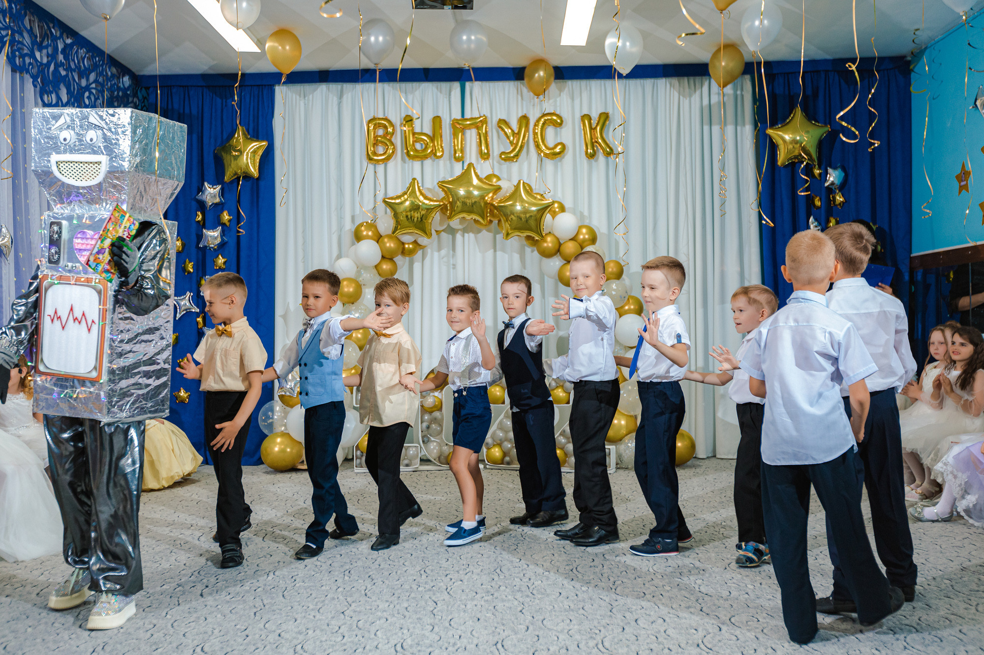 Фотограф на выпускной садик, школа, 1 сентября. Свадебный репортажный и фуд фотограф в Барнауле Гайфулин Виталий