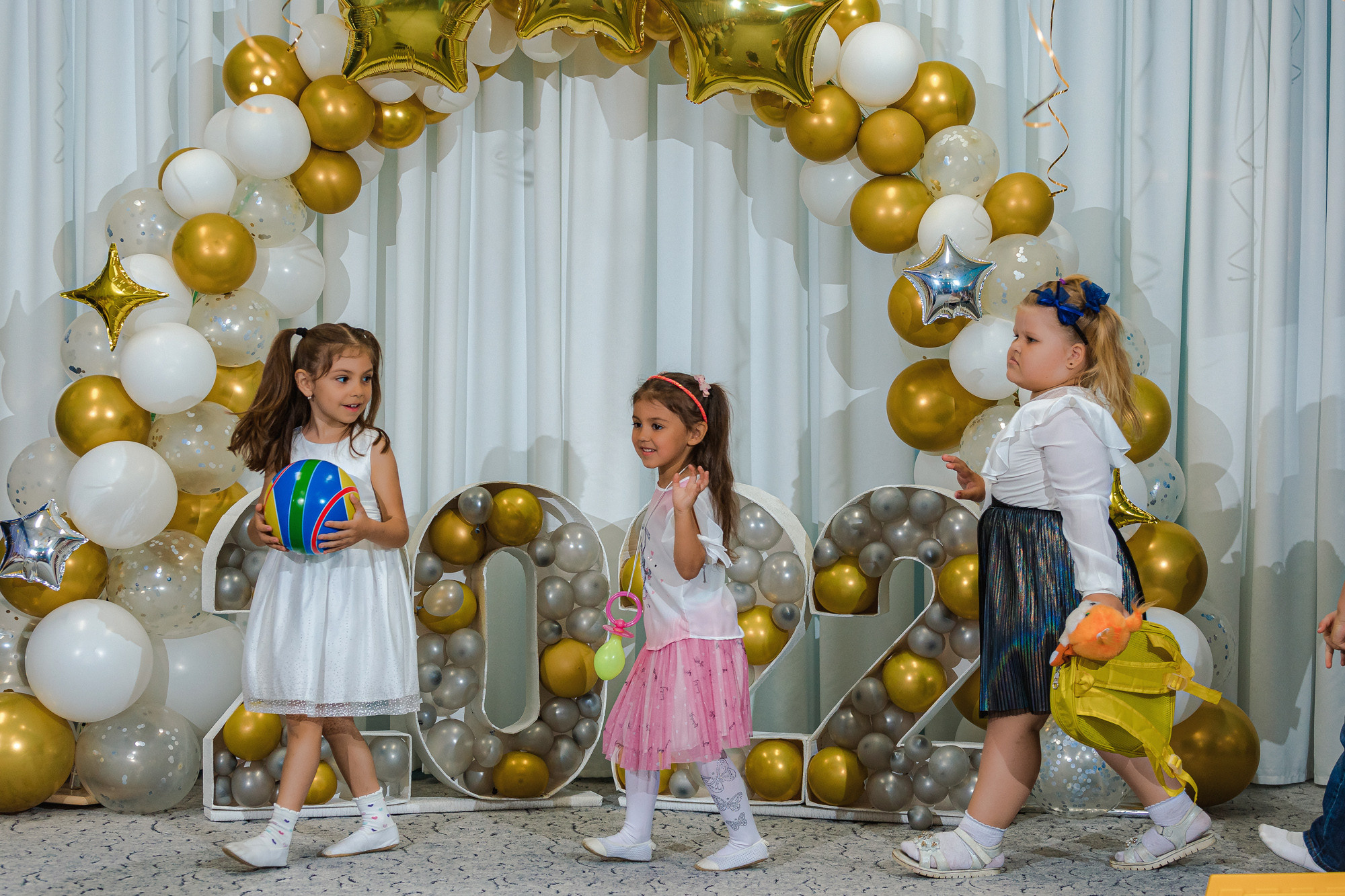 Фотограф на выпускной садик, школа, 1 сентября. Свадебный репортажный и фуд фотограф в Барнауле Гайфулин Виталий