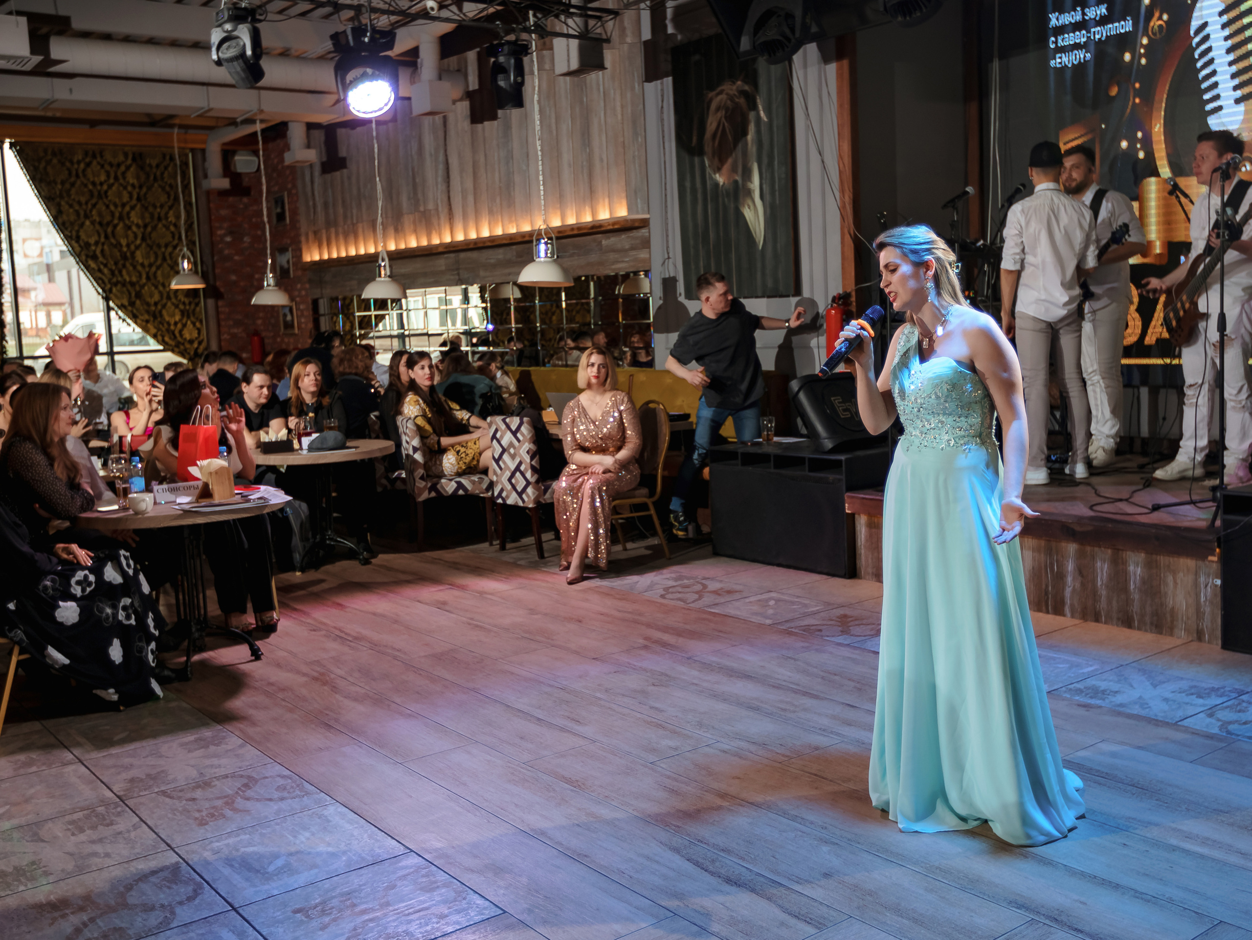 Фотограф на мероприятие. Свадебный репортажный и фуд фотограф в Барнауле Гайфулин Виталий