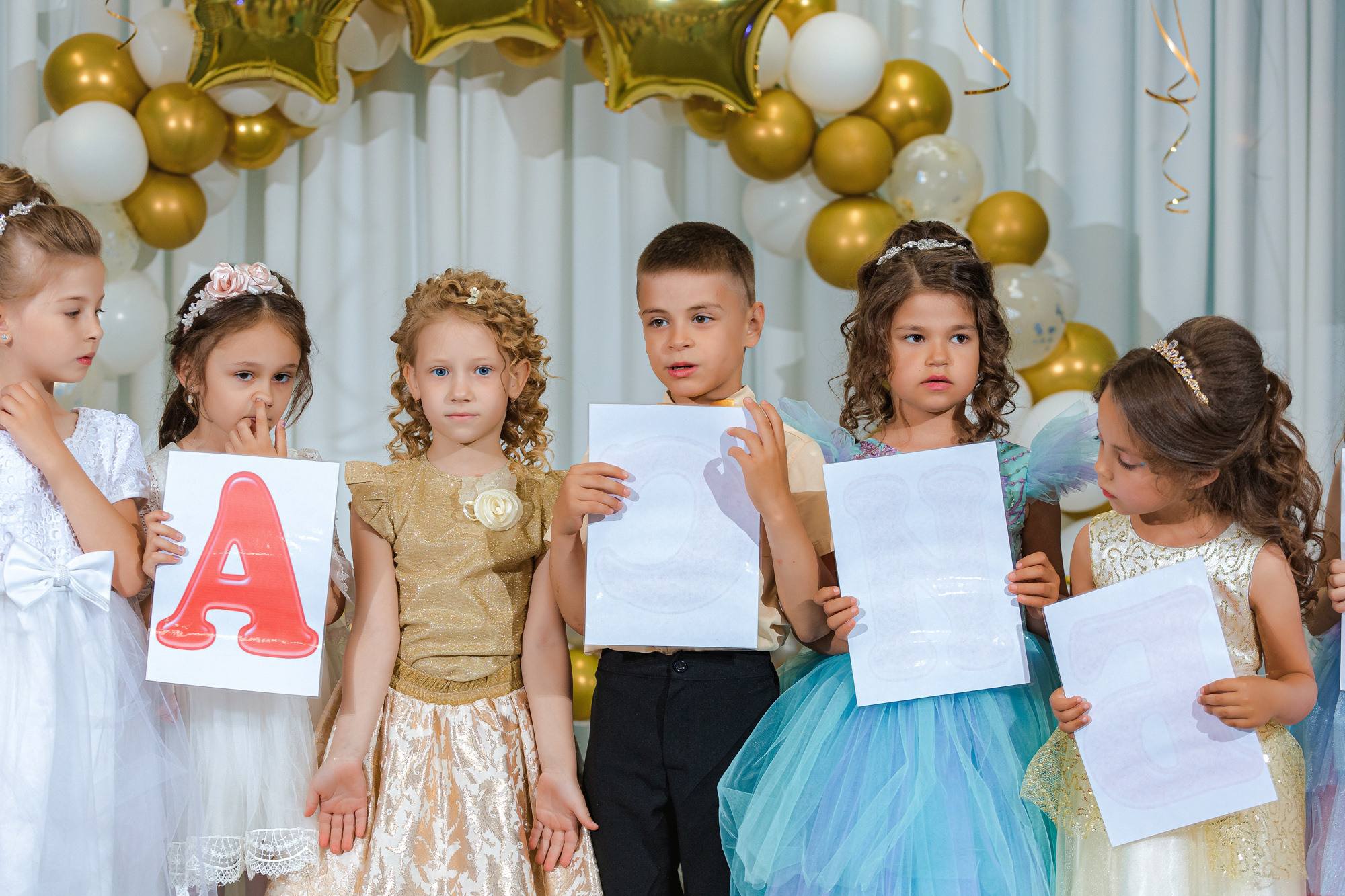 Фотограф на выпускной садик, школа, 1 сентября. Свадебный репортажный и фуд фотограф в Барнауле Гайфулин Виталий