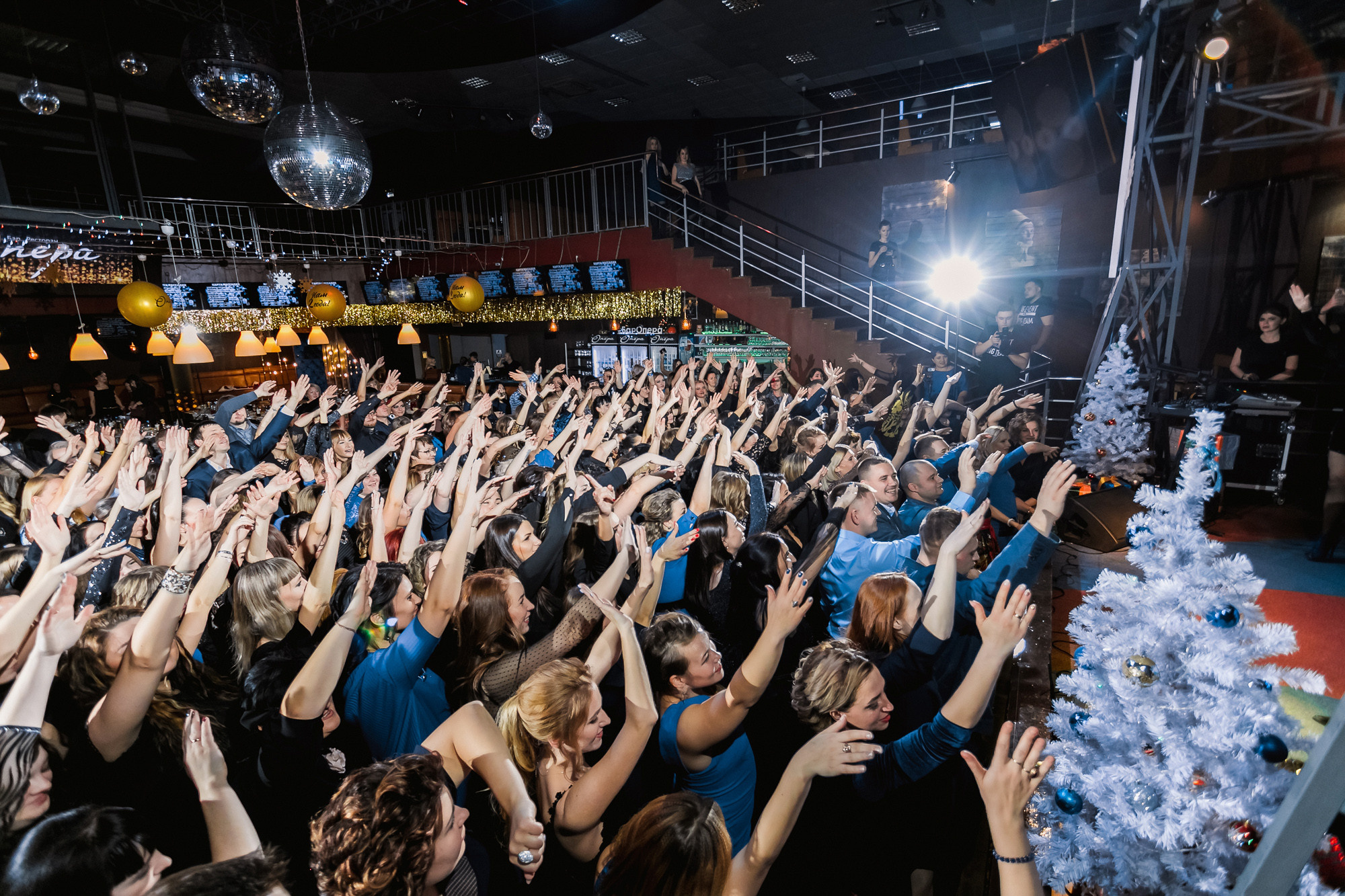 Новогодний корпоратив 300+чел СовкомБанк. Свадебный репортажный и фуд фотограф в Барнауле Гайфулин Виталий