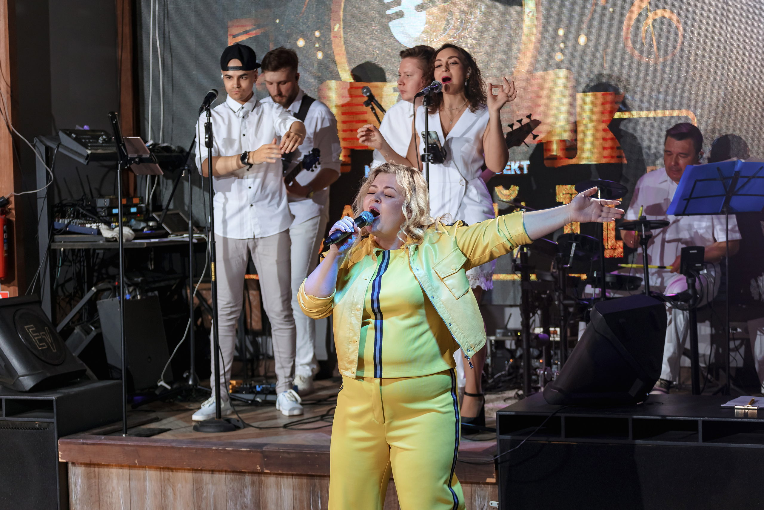 Фотограф на мероприятие. Свадебный репортажный и фуд фотограф в Барнауле Гайфулин Виталий