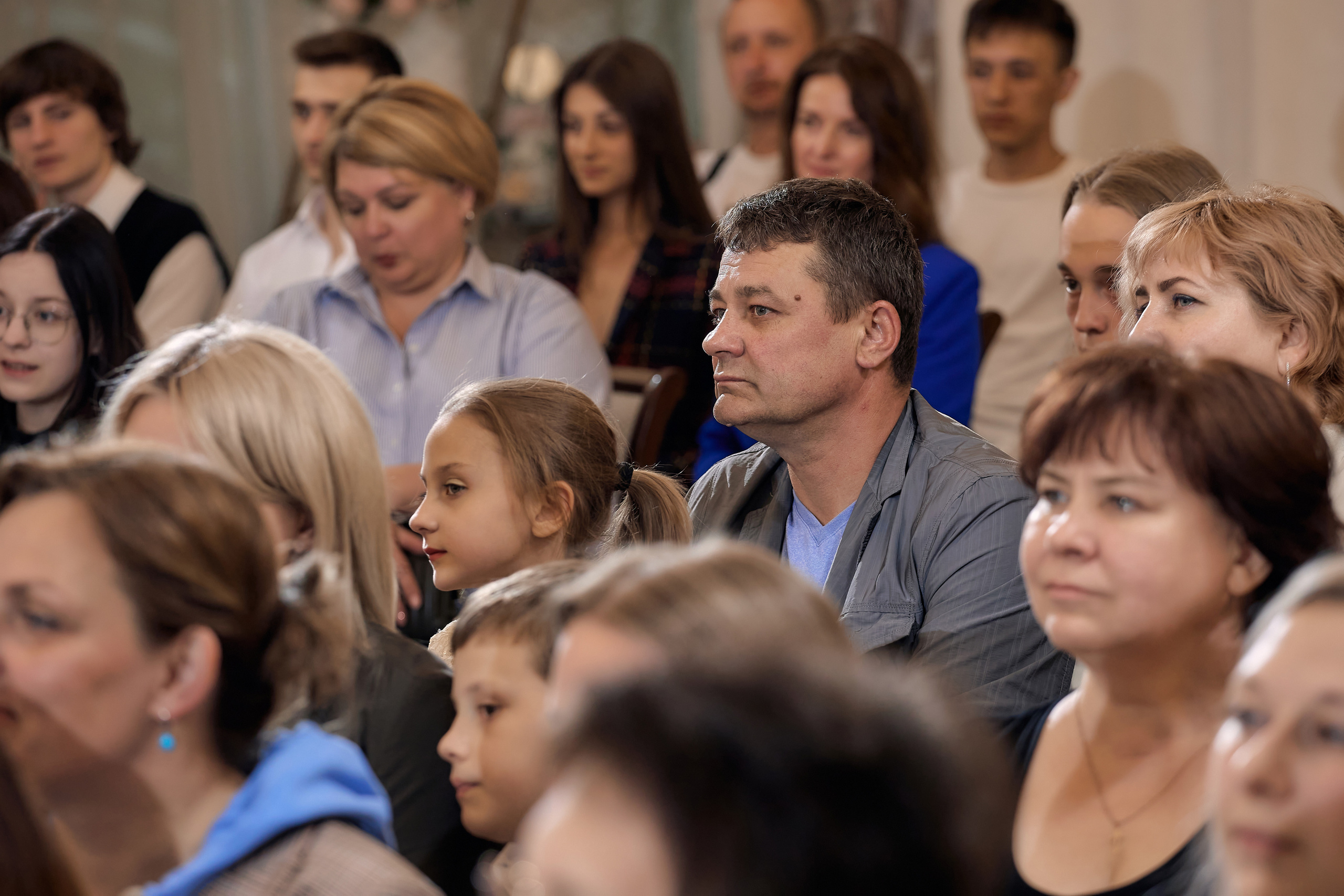 Фотограф на выпускной. Свадебный репортажный и фуд фотограф в Барнауле Гайфулин Виталий