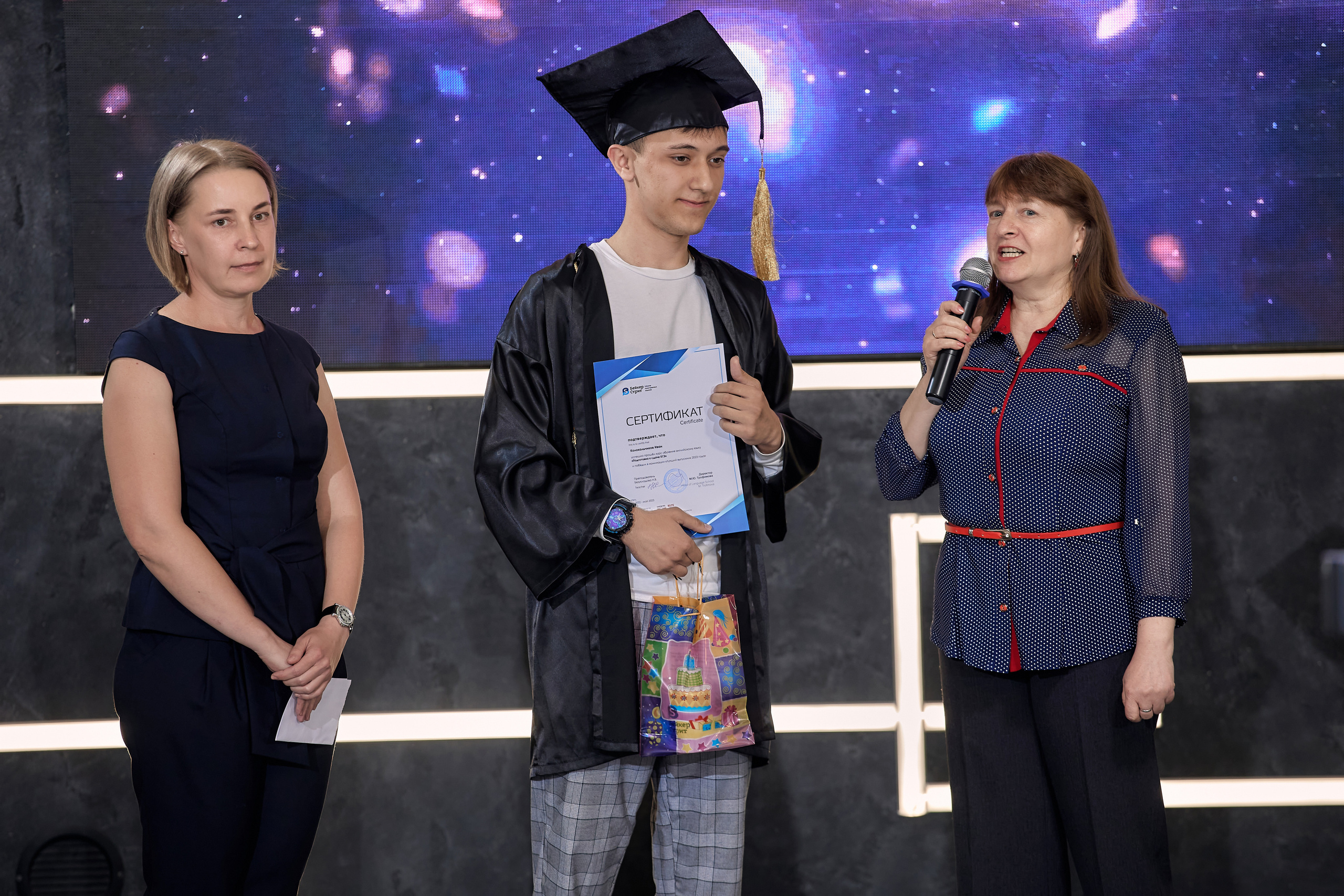 Фотограф на выпускной. Свадебный репортажный и фуд фотограф в Барнауле Гайфулин Виталий