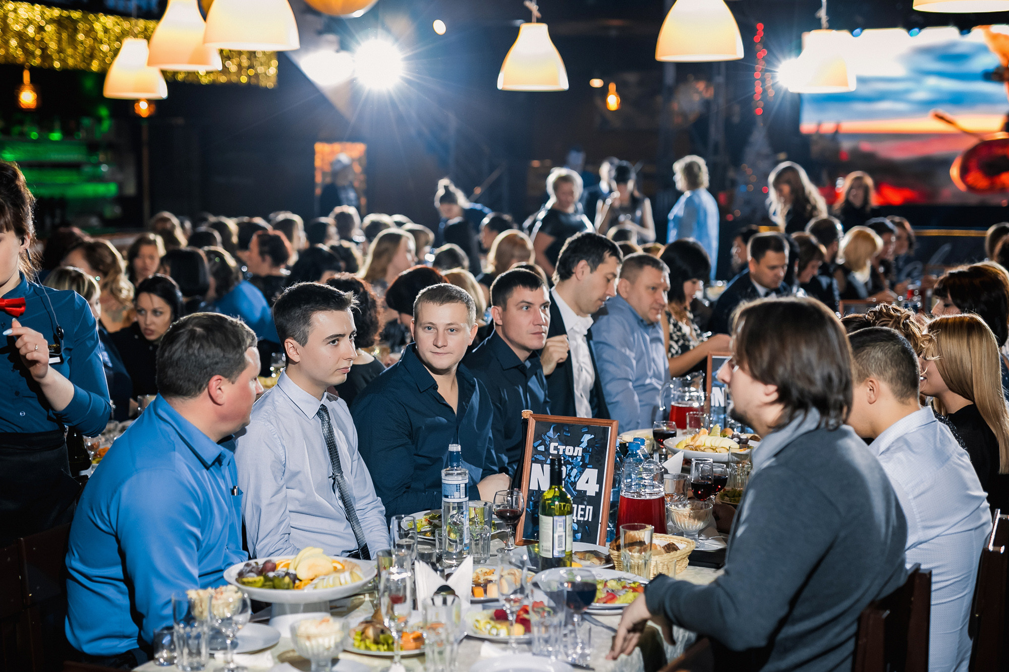 Новогодний корпоратив 300+чел СовкомБанк. Свадебный репортажный и фуд фотограф в Барнауле Гайфулин Виталий
