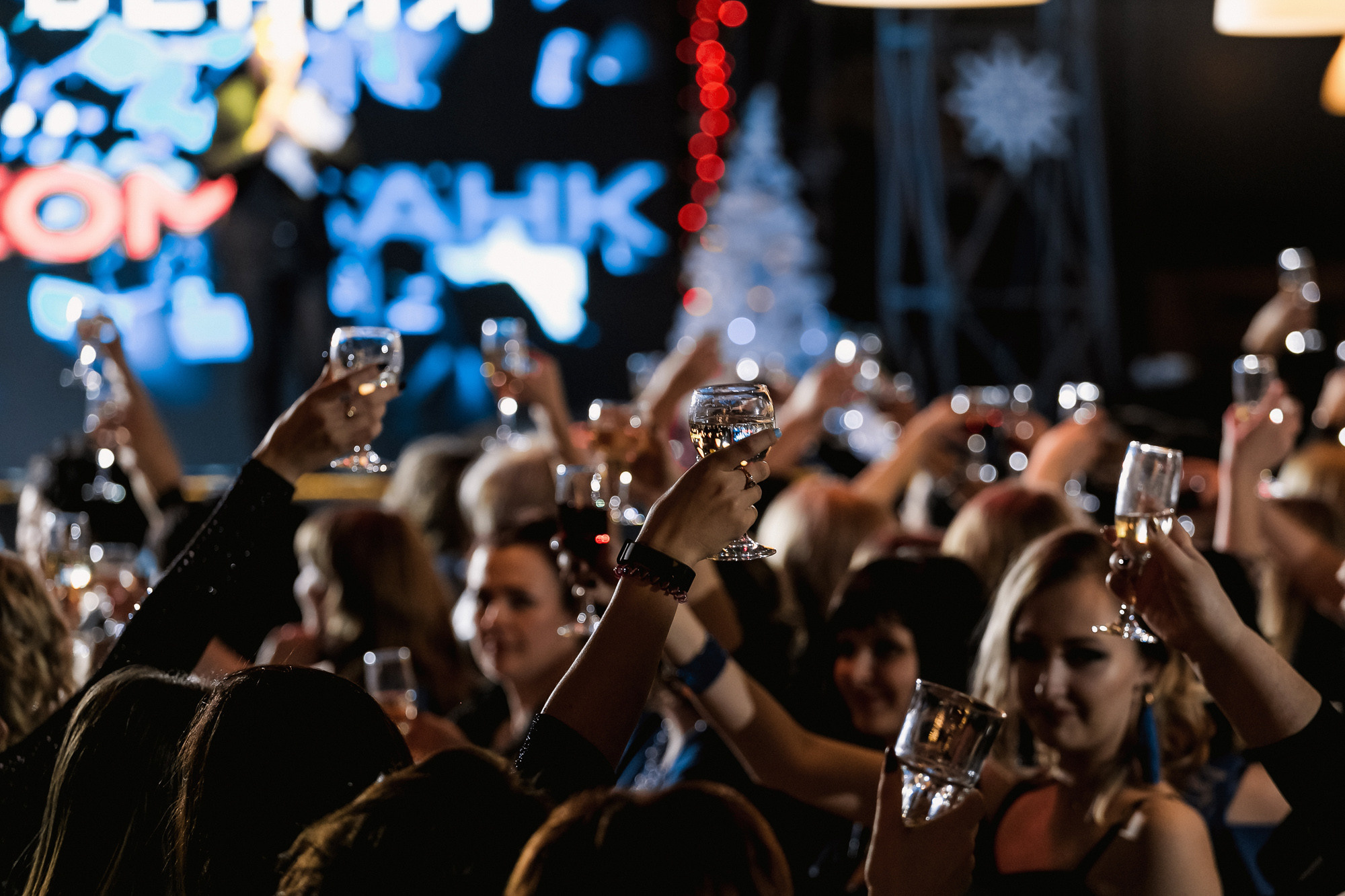 Новогодний корпоратив 300+чел СовкомБанк. Свадебный репортажный и фуд фотограф в Барнауле Гайфулин Виталий