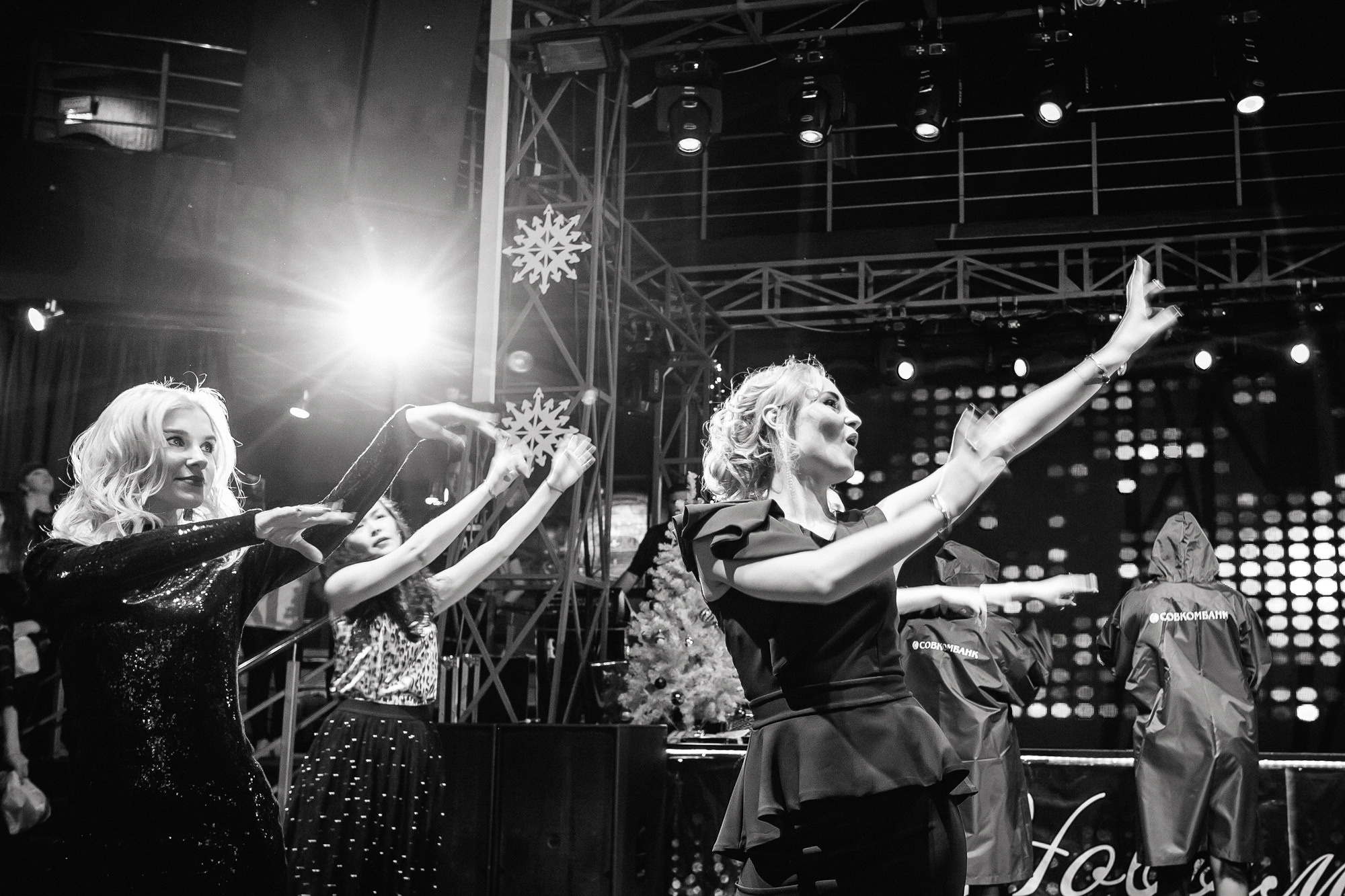 Новогодний корпоратив 300+чел СовкомБанк. Свадебный репортажный и фуд фотограф в Барнауле Гайфулин Виталий