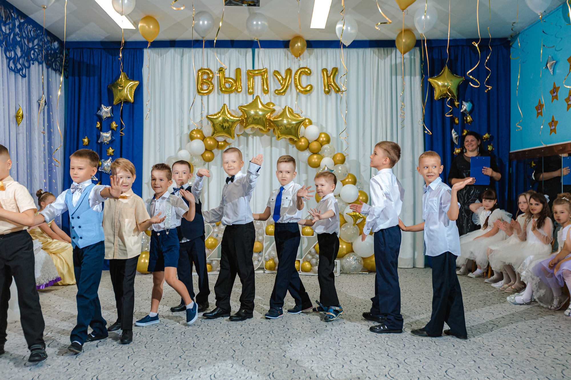 Фотограф на выпускной садик, школа, 1 сентября. Свадебный репортажный и фуд фотограф в Барнауле Гайфулин Виталий
