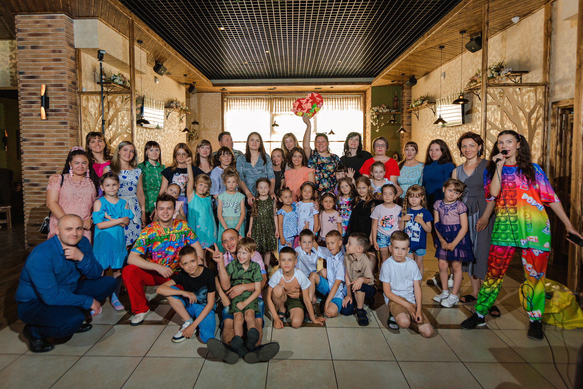 Фотограф на выпускной садик, школа, 1 сентября. Свадебный репортажный и фуд фотограф в Барнауле Гайфулин Виталий