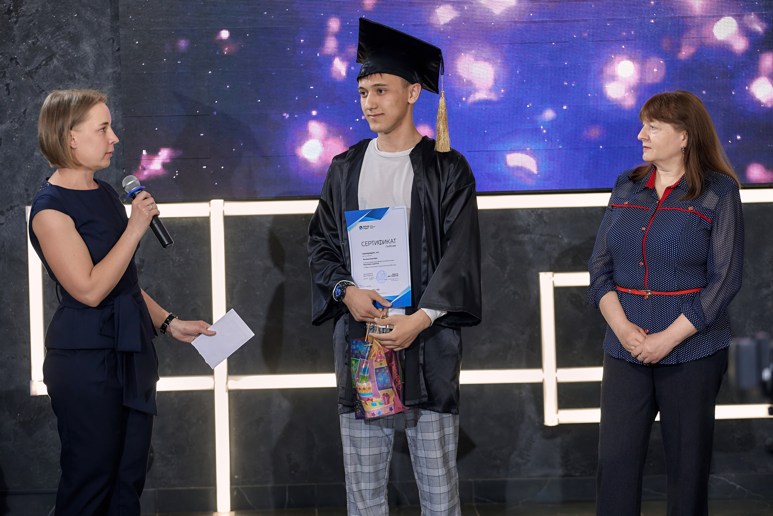 Фотограф на выпускной. Свадебный репортажный и фуд фотограф в Барнауле Гайфулин Виталий