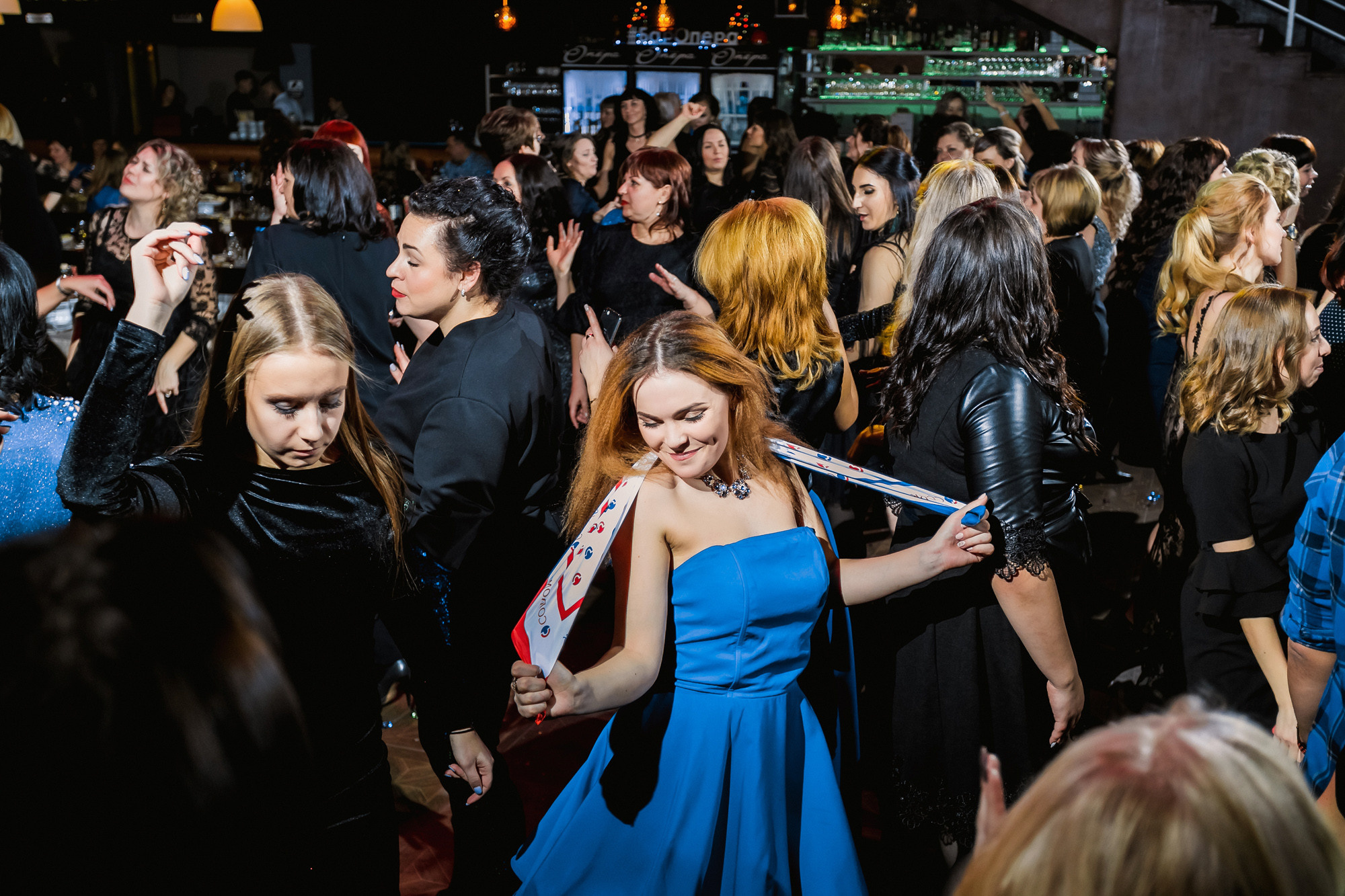 Новогодний корпоратив 300+чел СовкомБанк. Свадебный репортажный и фуд фотограф в Барнауле Гайфулин Виталий