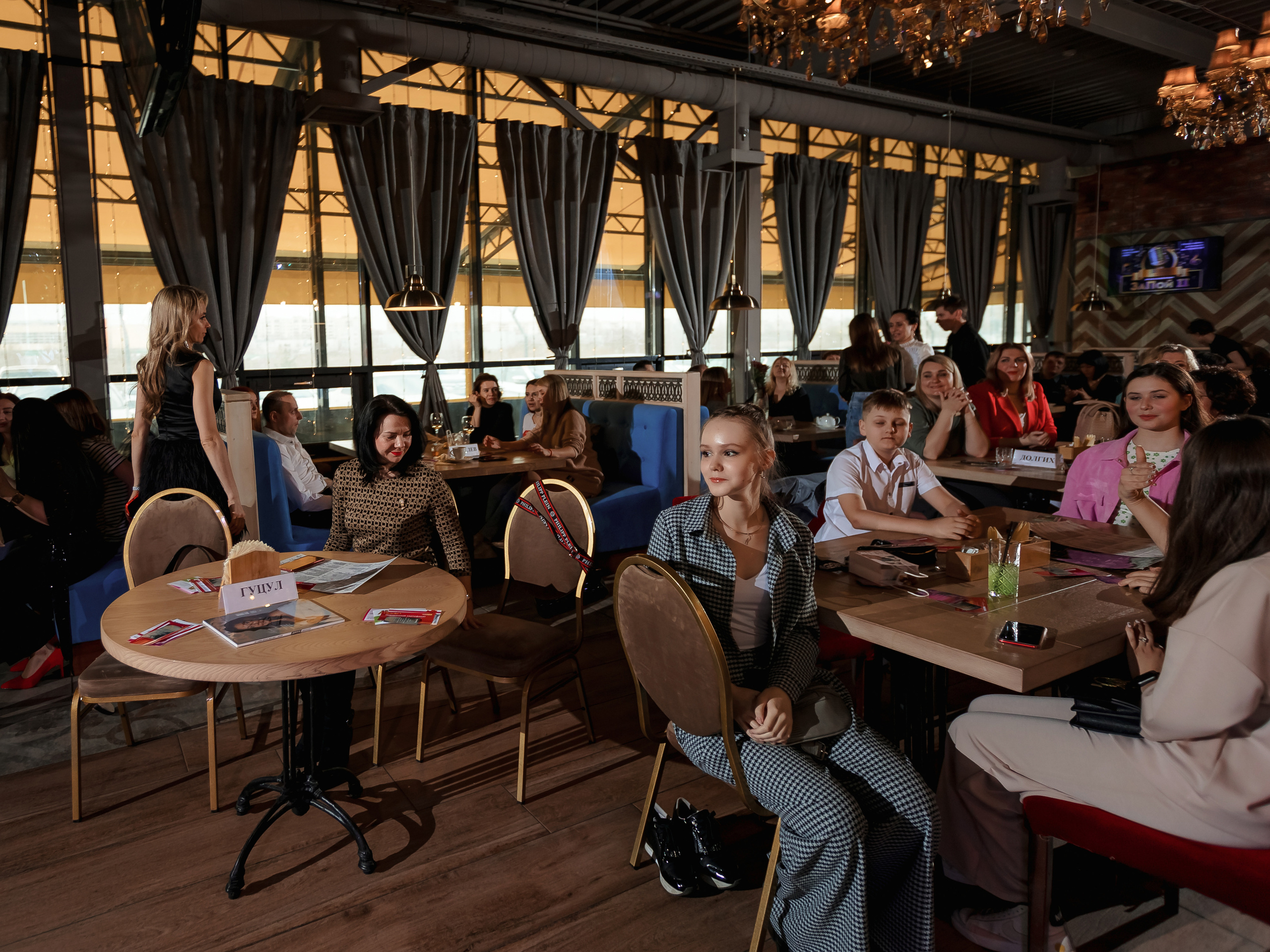 Фотограф на мероприятие. Свадебный репортажный и фуд фотограф в Барнауле Гайфулин Виталий