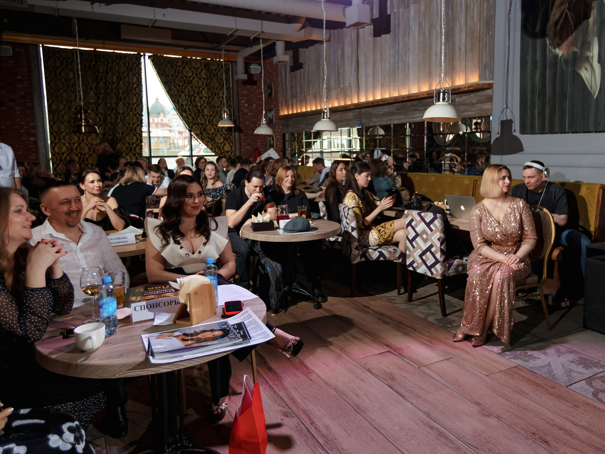 Фотограф на мероприятие. Свадебный репортажный и фуд фотограф в Барнауле Гайфулин Виталий