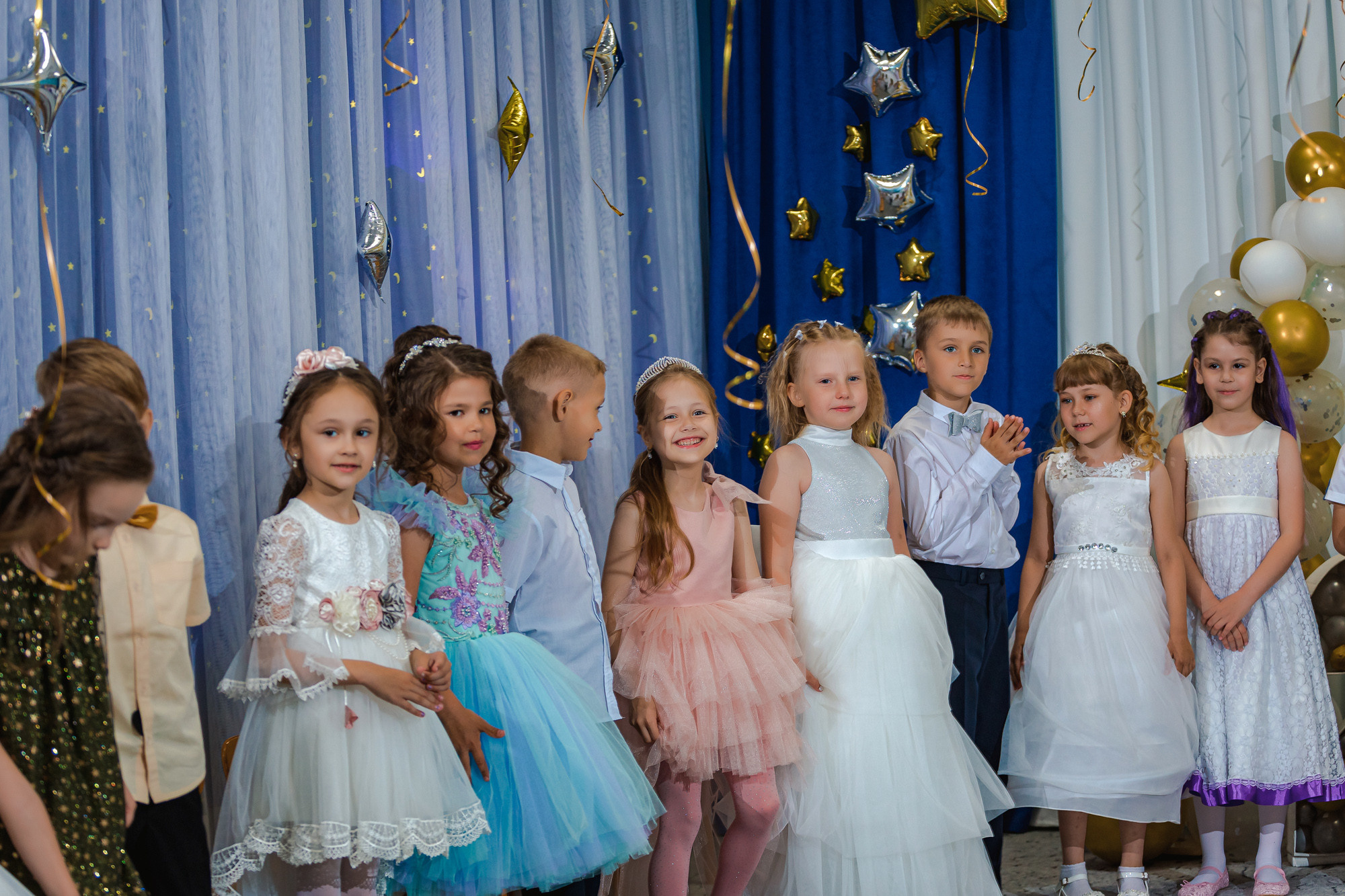 Фотограф на выпускной садик, школа, 1 сентября. Свадебный репортажный и фуд фотограф в Барнауле Гайфулин Виталий