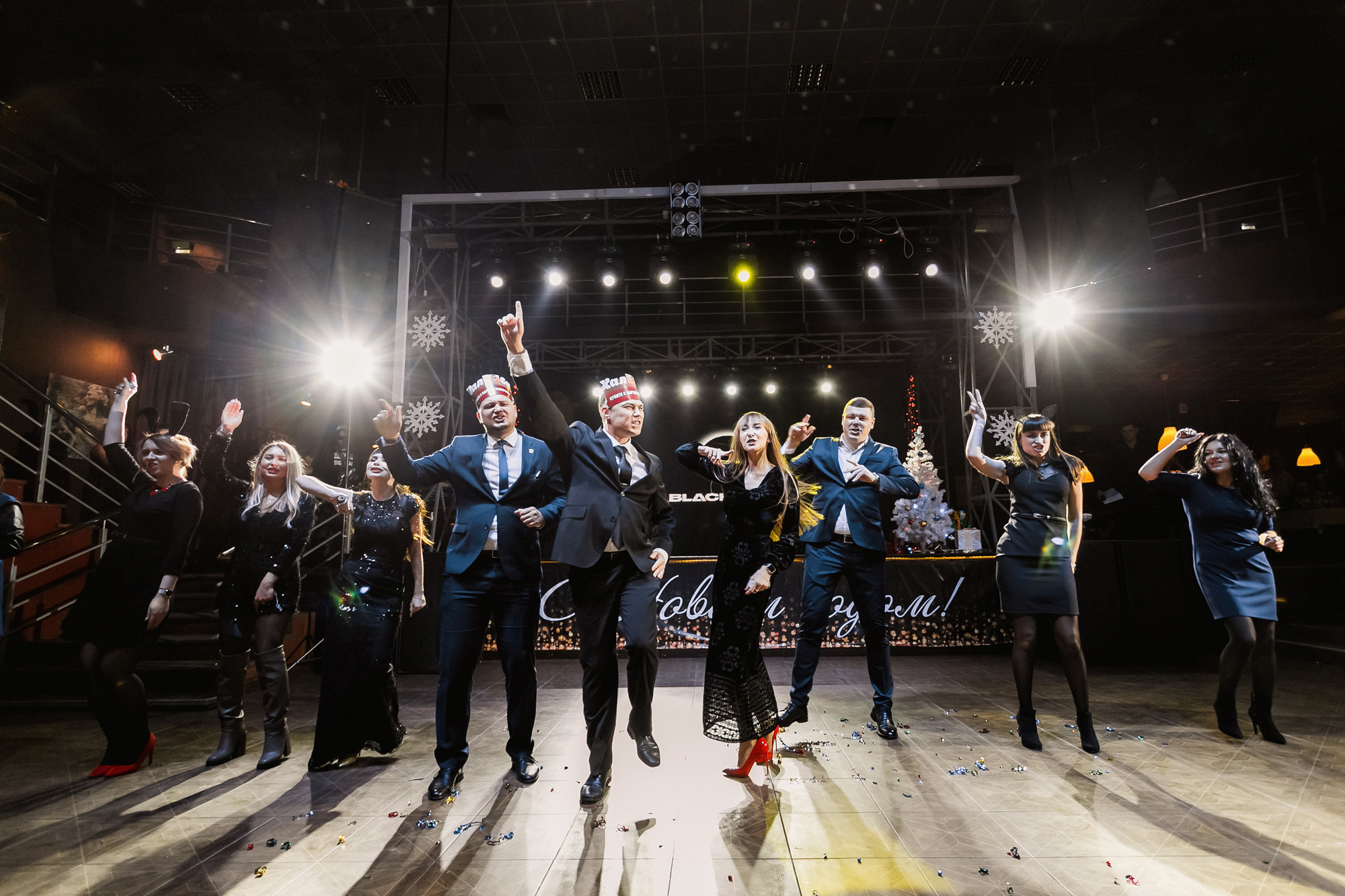 Новогодний корпоратив 300+чел СовкомБанк. Свадебный репортажный и фуд фотограф в Барнауле Гайфулин Виталий