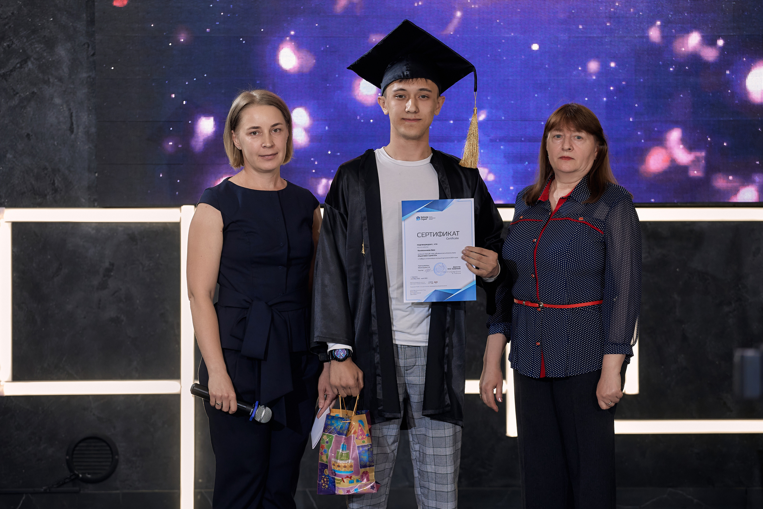 Фотограф на выпускной. Свадебный репортажный и фуд фотограф в Барнауле Гайфулин Виталий